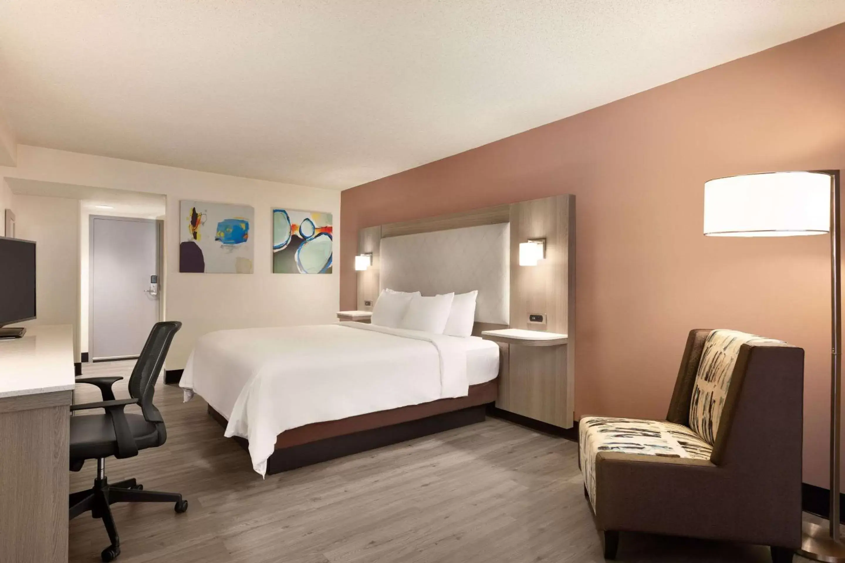 Bedroom, Bed in Radisson Hotel Lenexa Overland Park