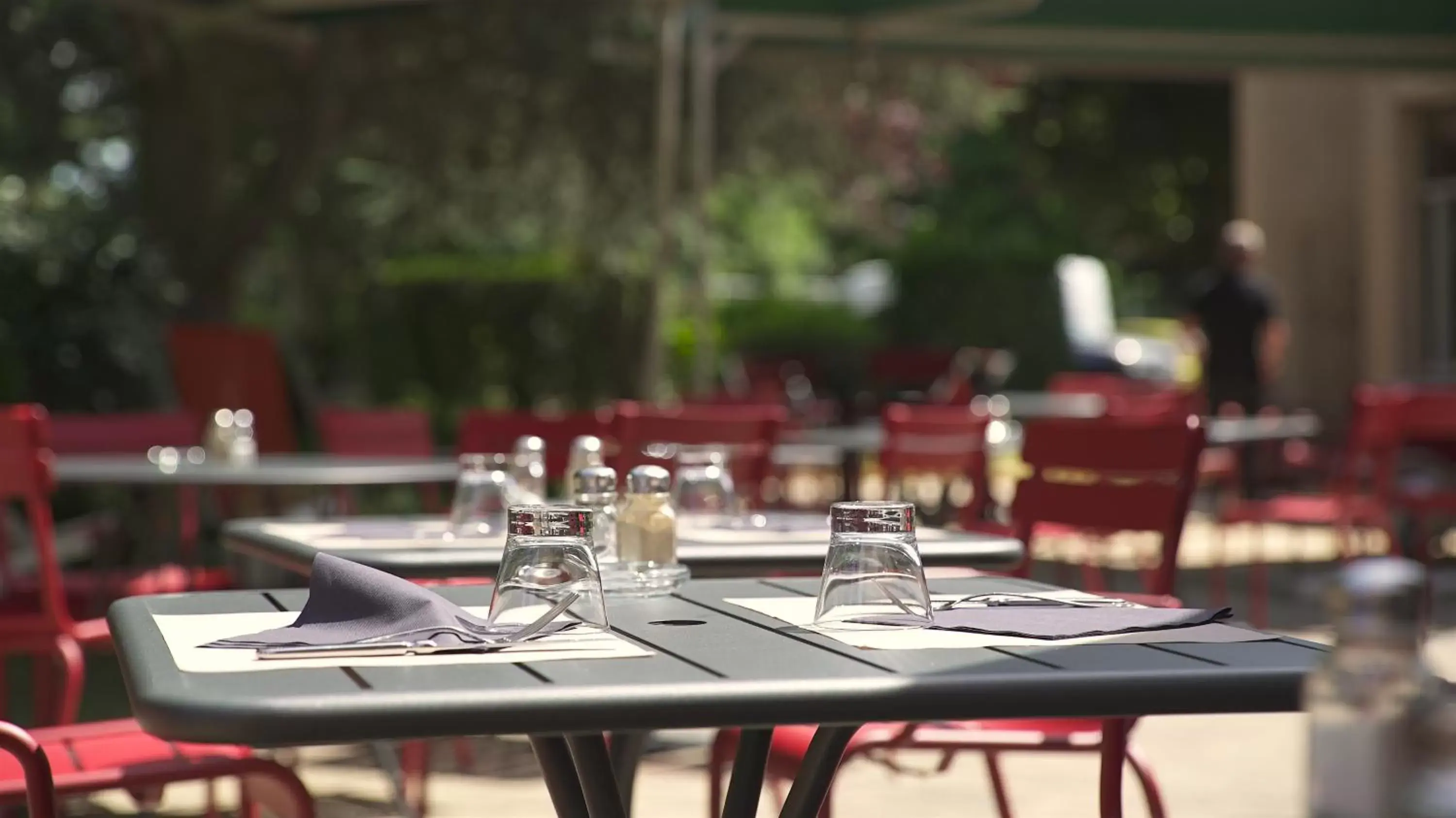 Balcony/Terrace, Restaurant/Places to Eat in Mercure Paris Roissy CDG