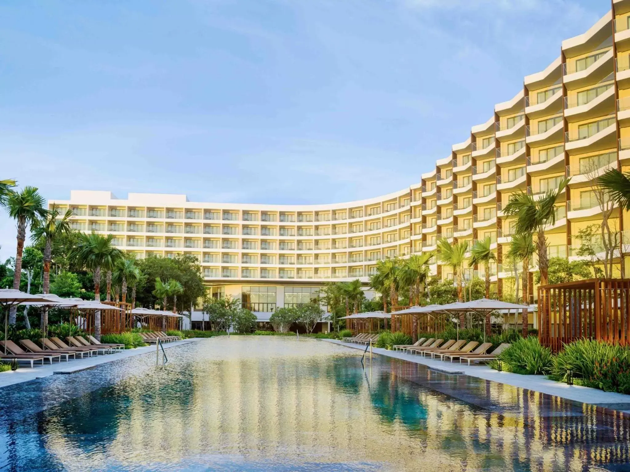 Property building, Swimming Pool in Crowne Plaza Phu Quoc Starbay, an IHG Hotel