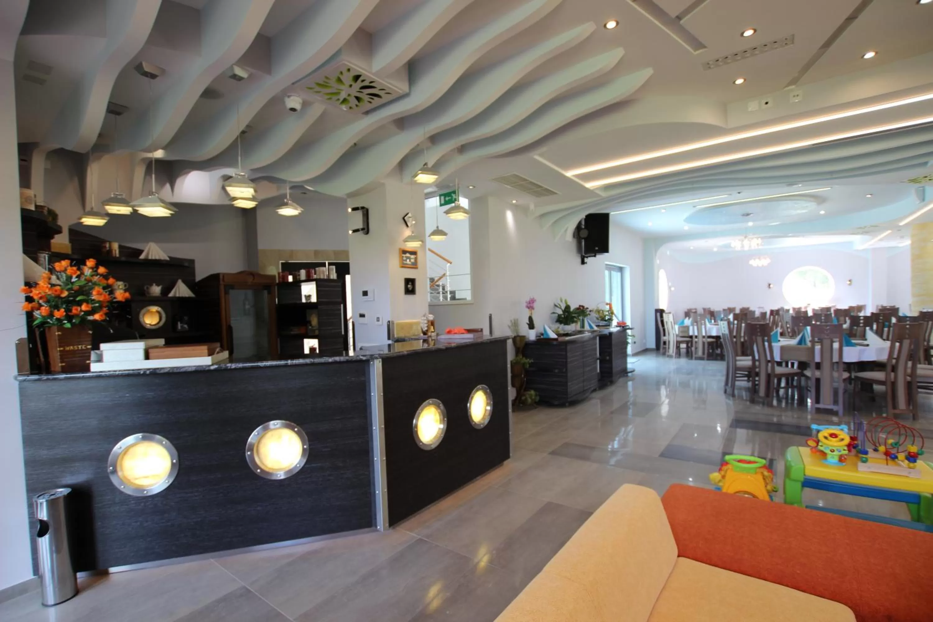 Restaurant/places to eat in Resident Rene