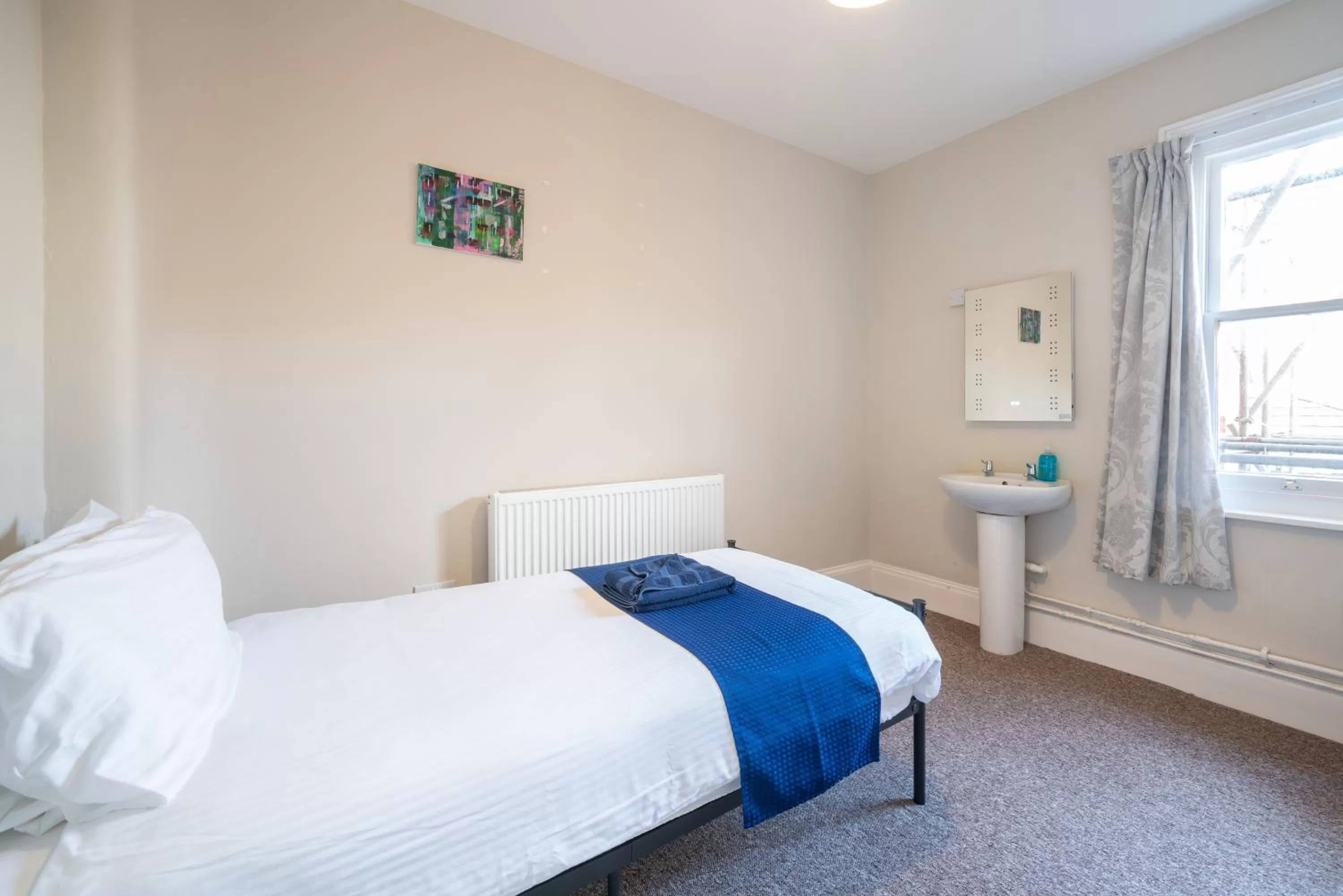 Bed in The Veteran Hotel & Bar