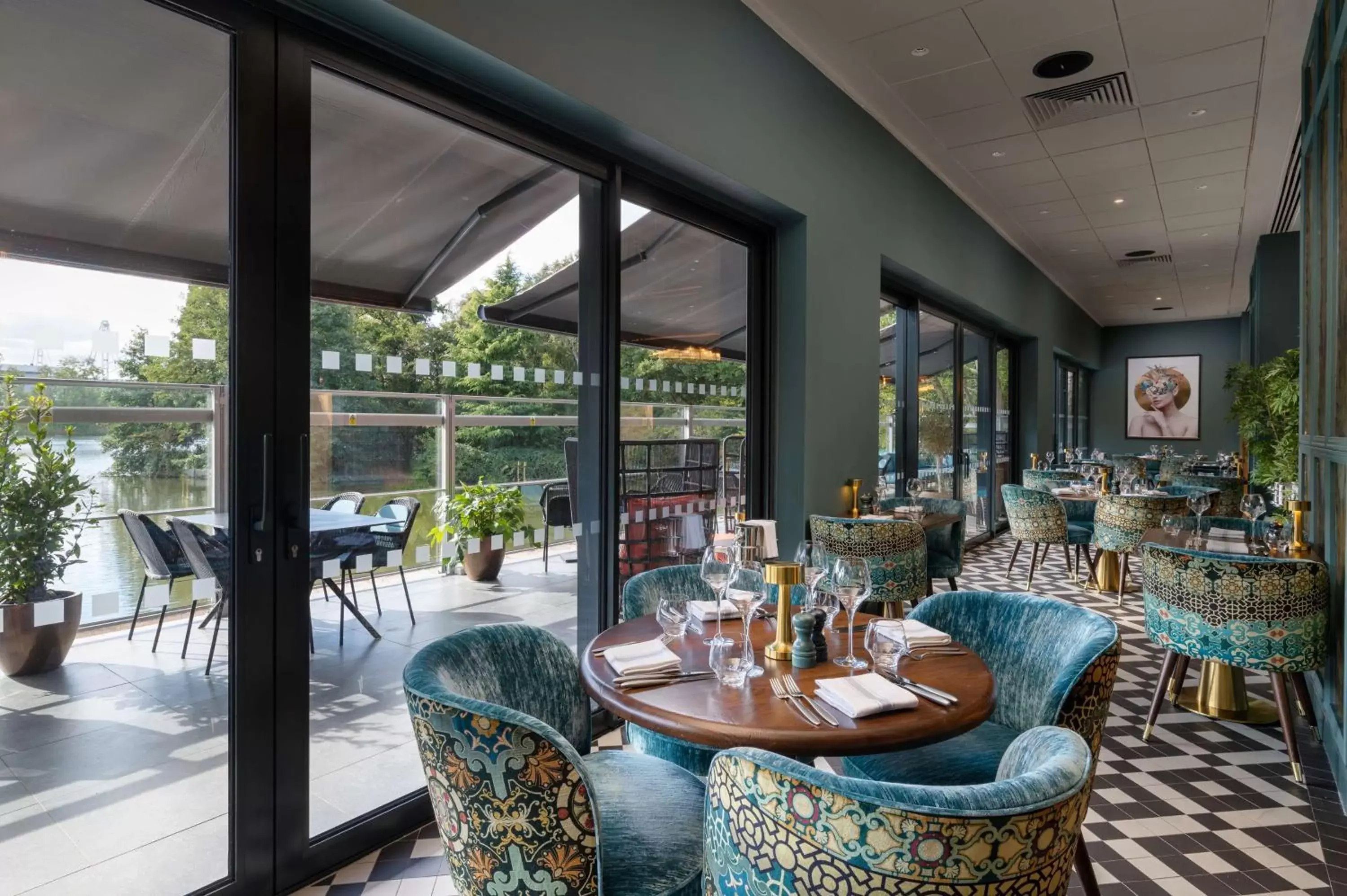 Restaurant/places to eat in Hilton Birmingham Metropole Hotel Restaurant/places to eat in Hilton Birmingham Metropole Hotel