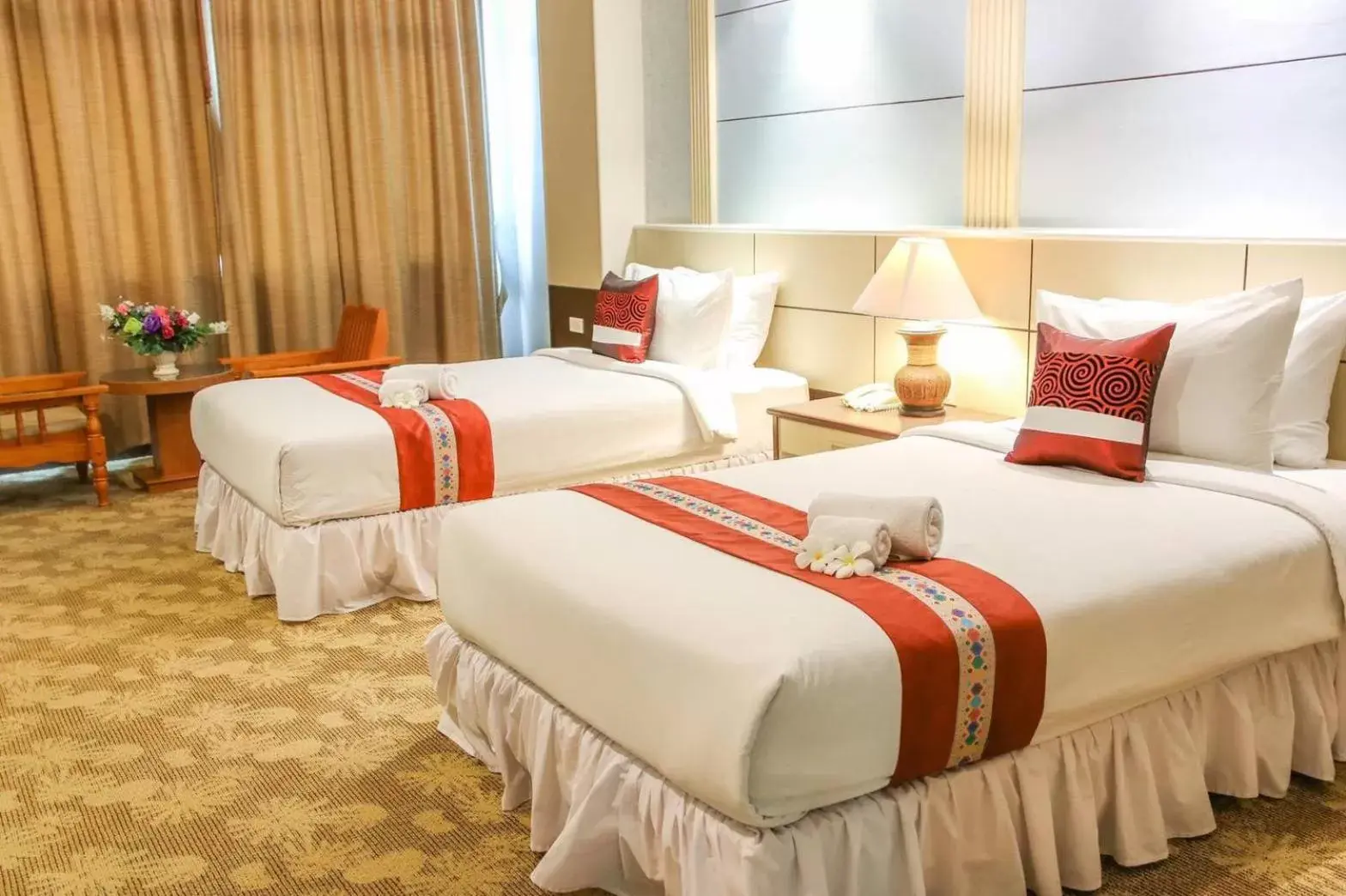 Bed in Siamgrand Hotel