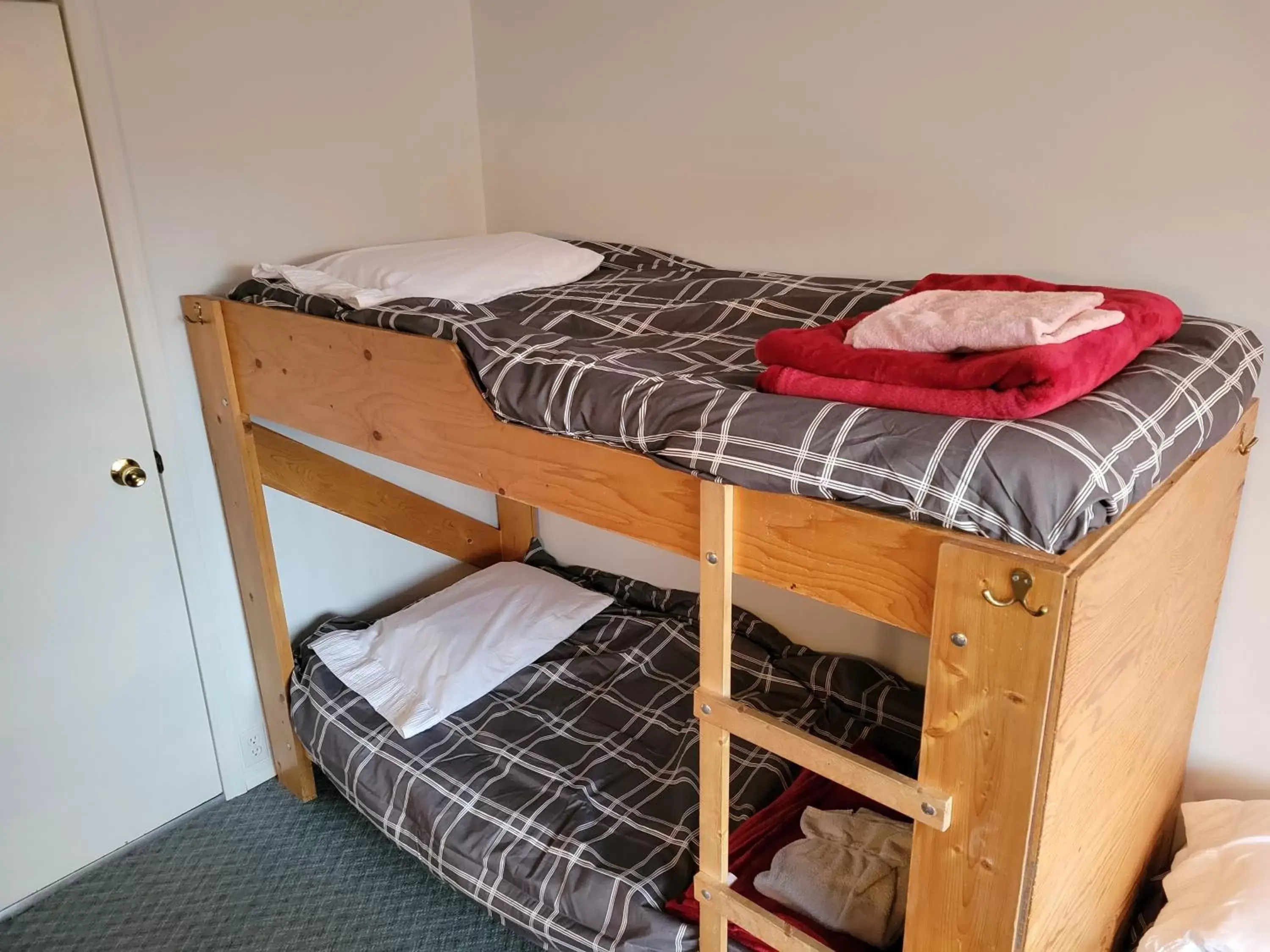 Bunk Bed in Misty River Lodge