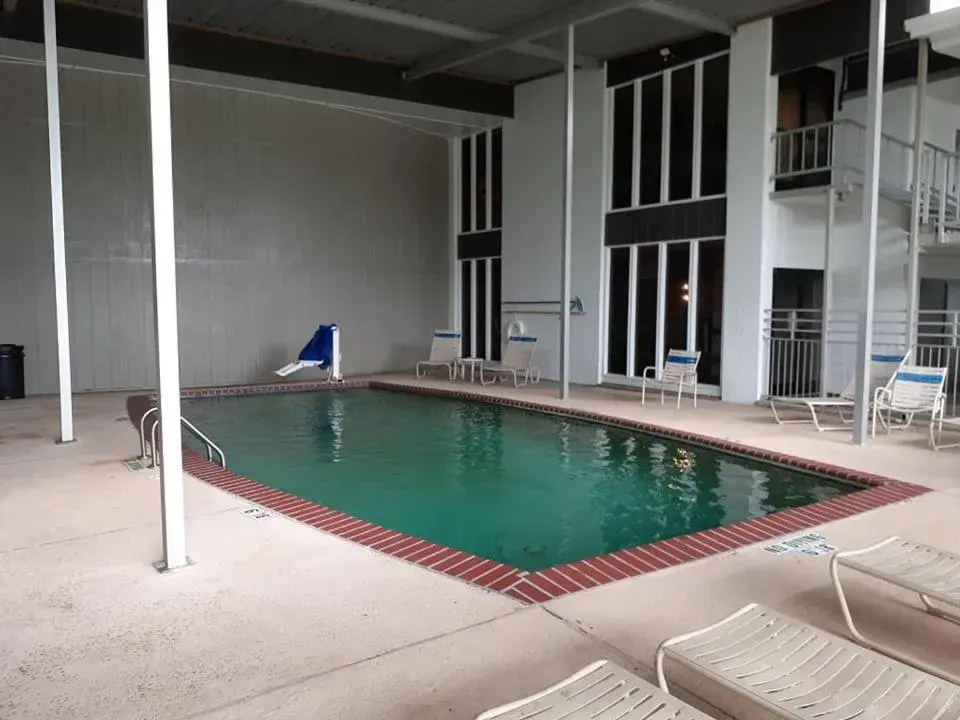 Swimming Pool in Plantation Inn