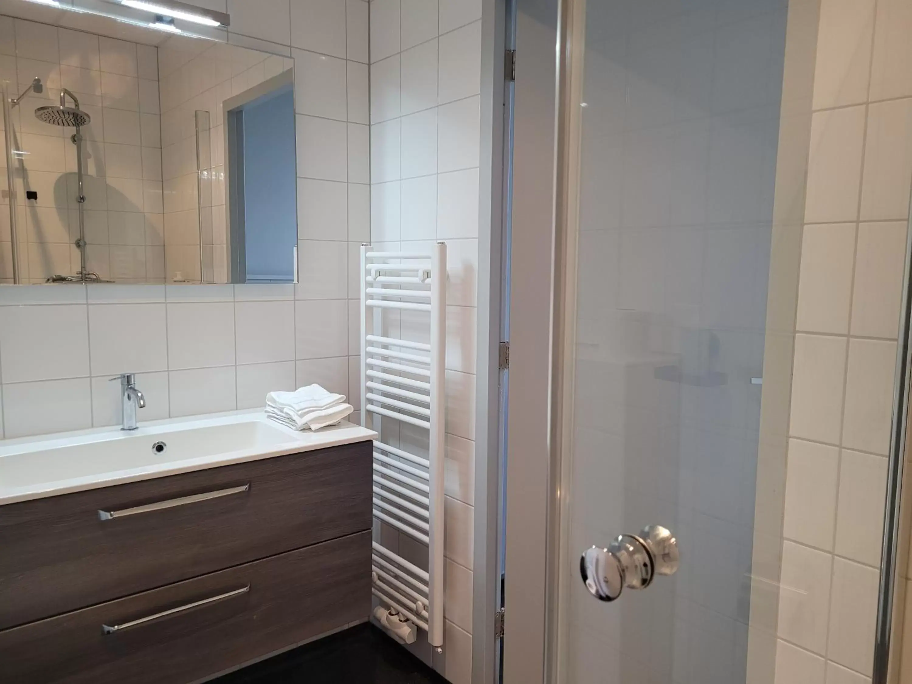 Shower, Bathroom in L'appel Studio near Amsterdam