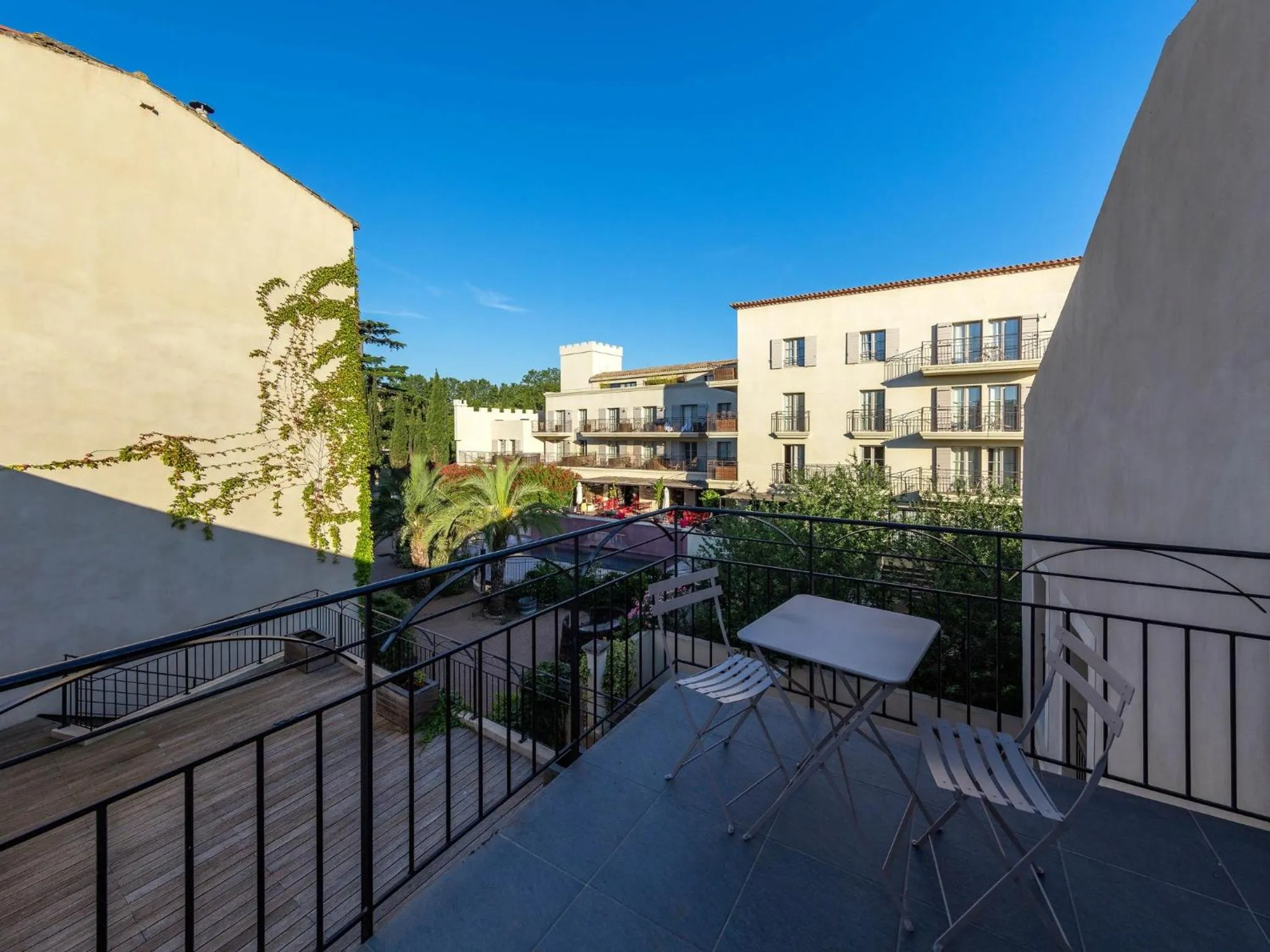 Balcony/Terrace in Garrigae Distillerie de Pezenas - Hotellerie & Spa