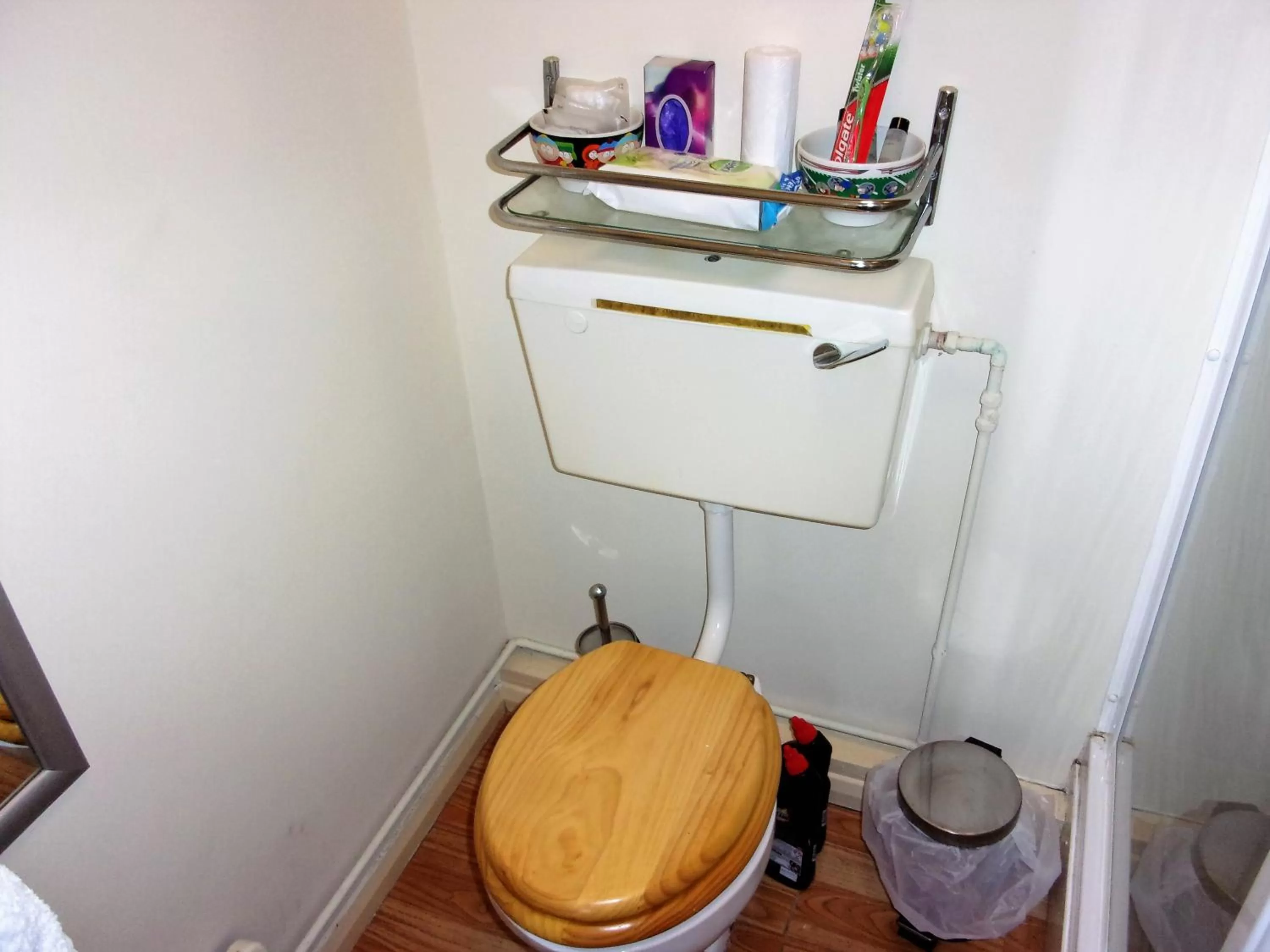 Shower, Bathroom in Mike & Carolyn Ball B&B