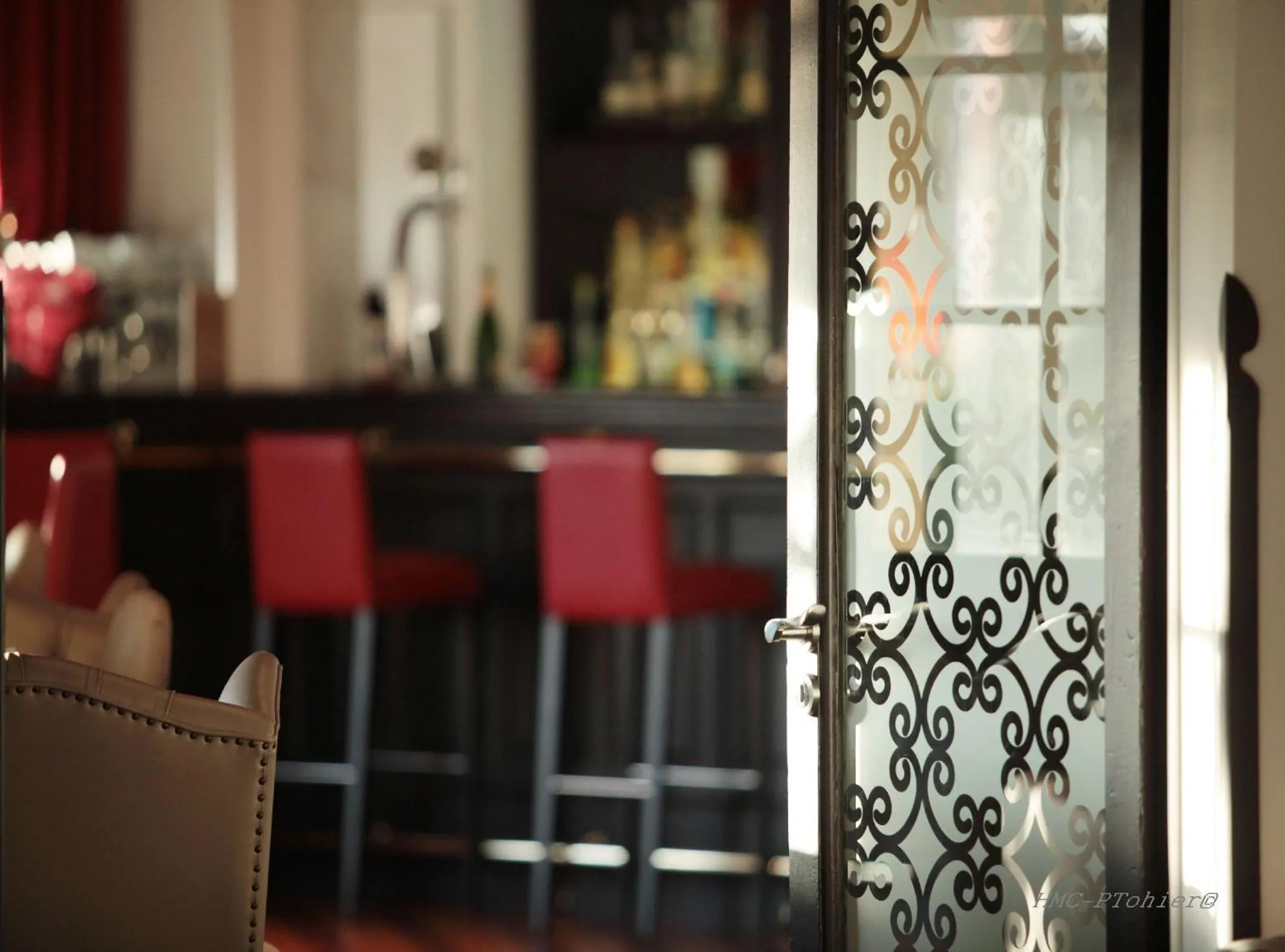 Lounge or bar in Hôtel et Résidence de Chiberta et du Golf