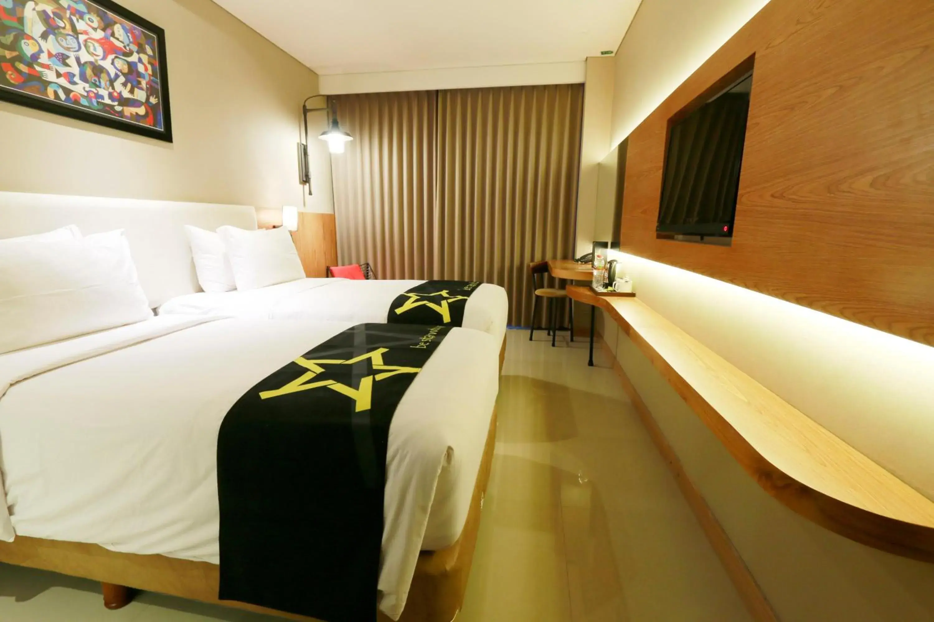 Photo of the whole room, Bed in Yellow Star Gejayan Hotel