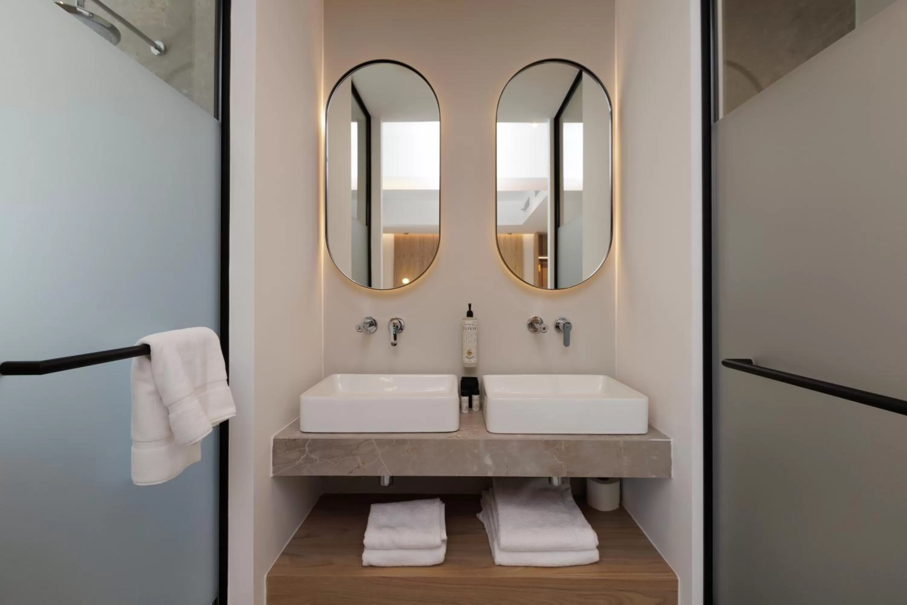 Bathroom in Hilton Garden Inn Athens Syggrou Avenue