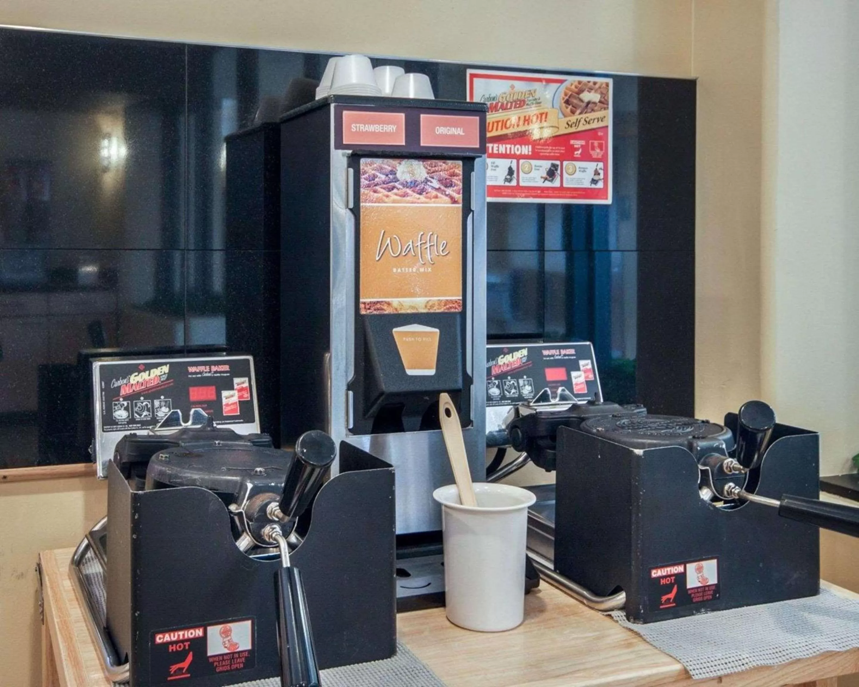 Restaurant/places to eat in Quality Inn Airport East