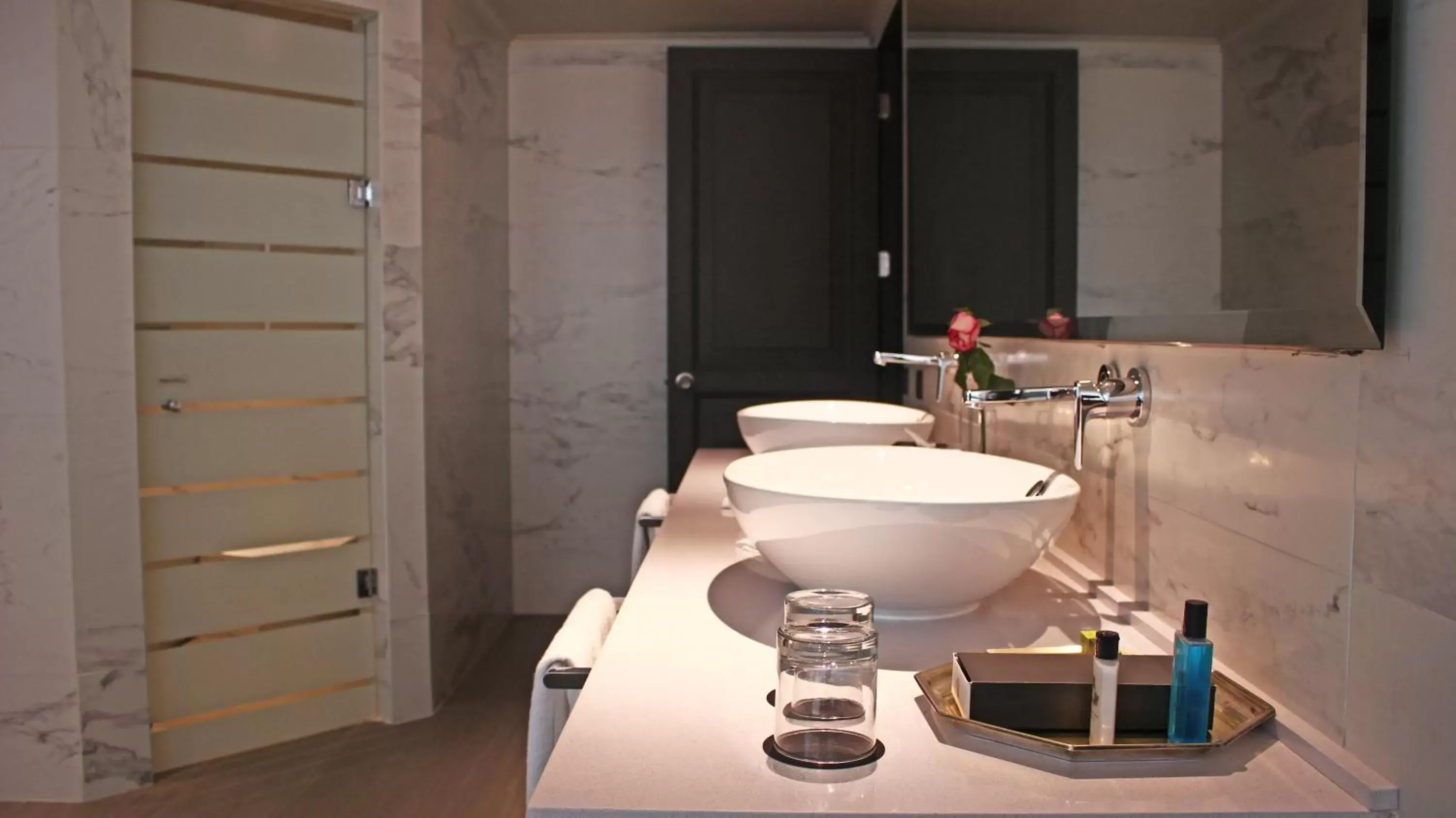 Photo of the whole room, Bathroom in InterContinental Santiago, an IHG Hotel