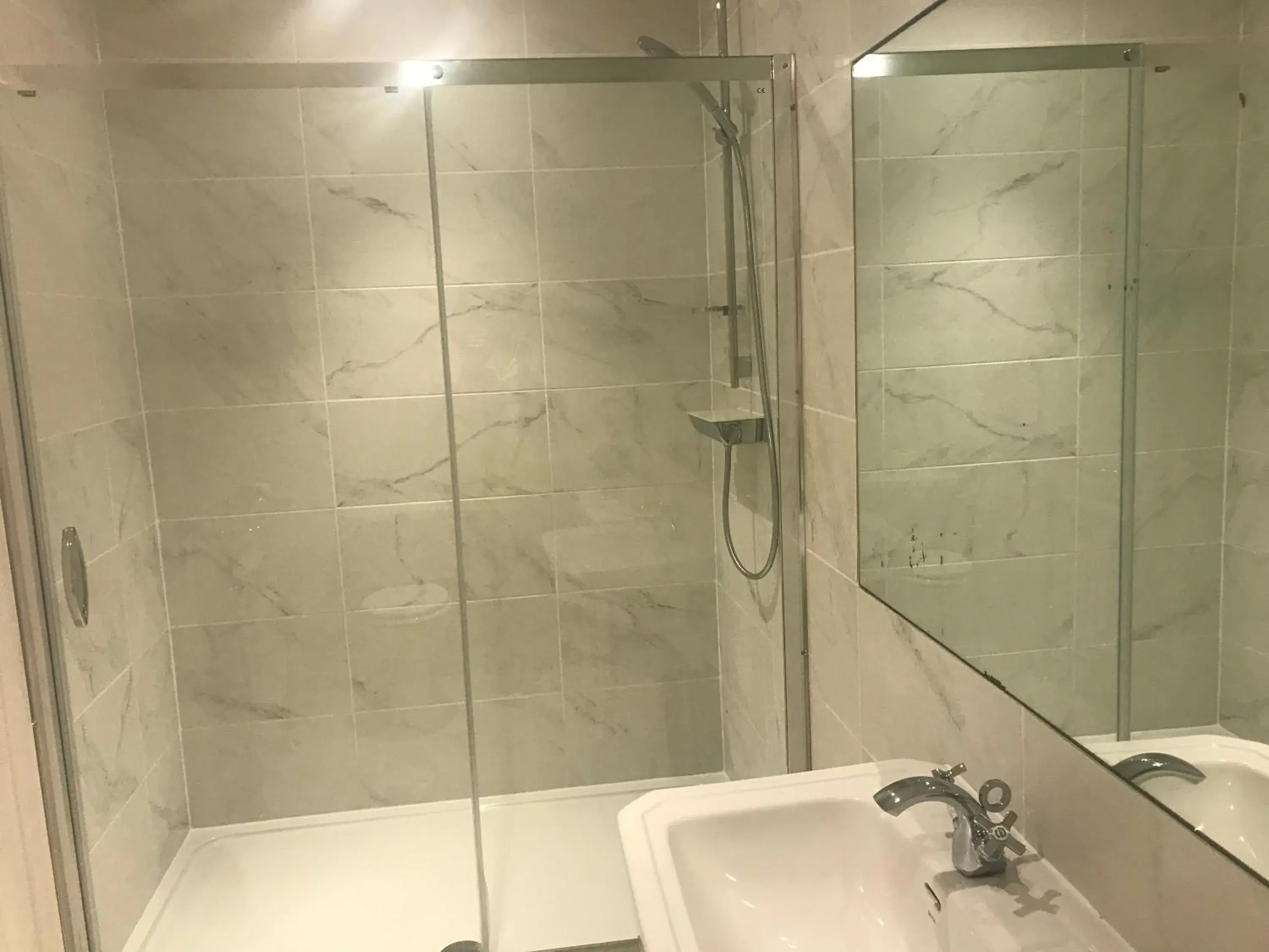 Shower, Bathroom in The Ormond At Tetbury