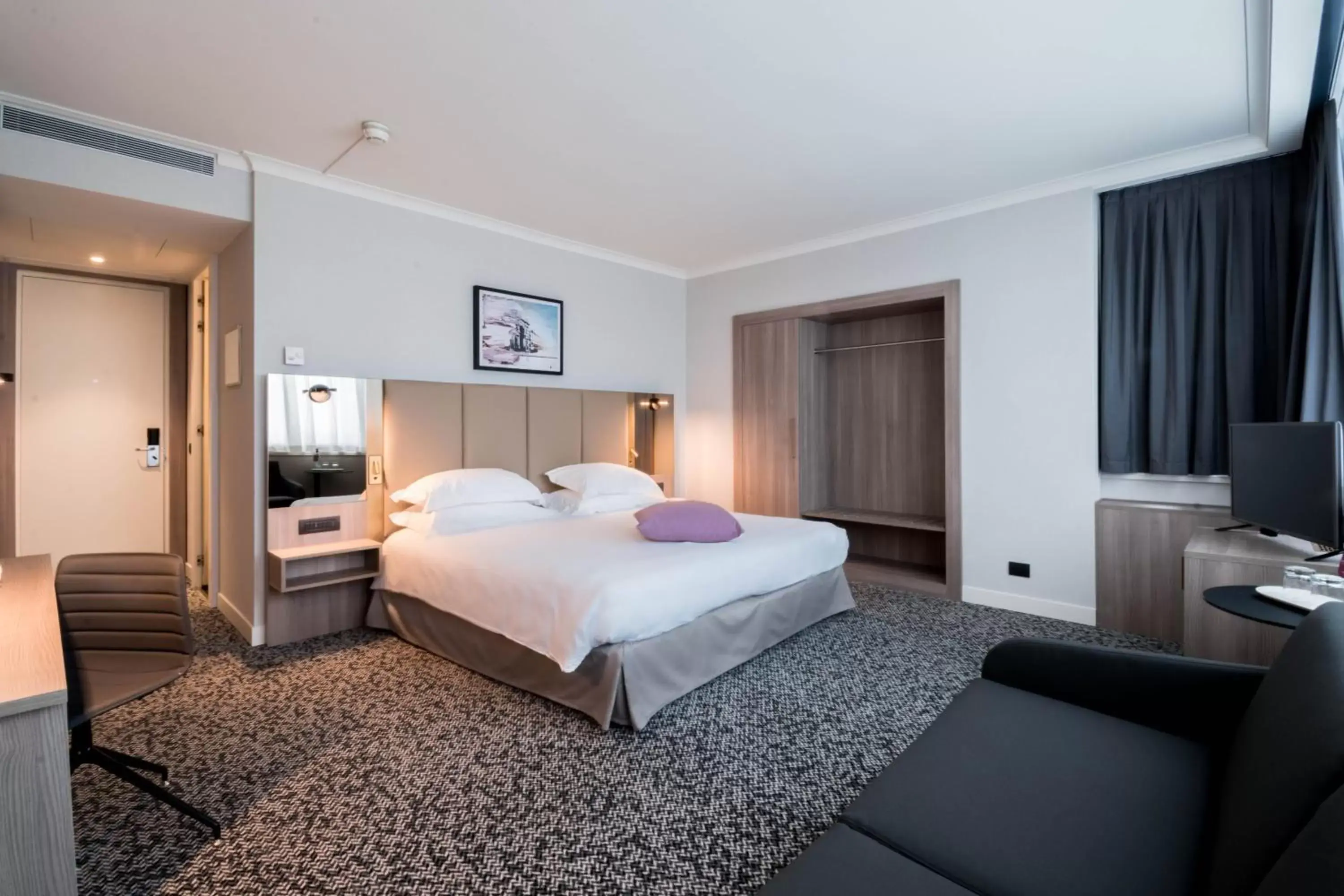 Photo of the whole room, Bed in Crowne Plaza Milan Linate, an IHG Hotel