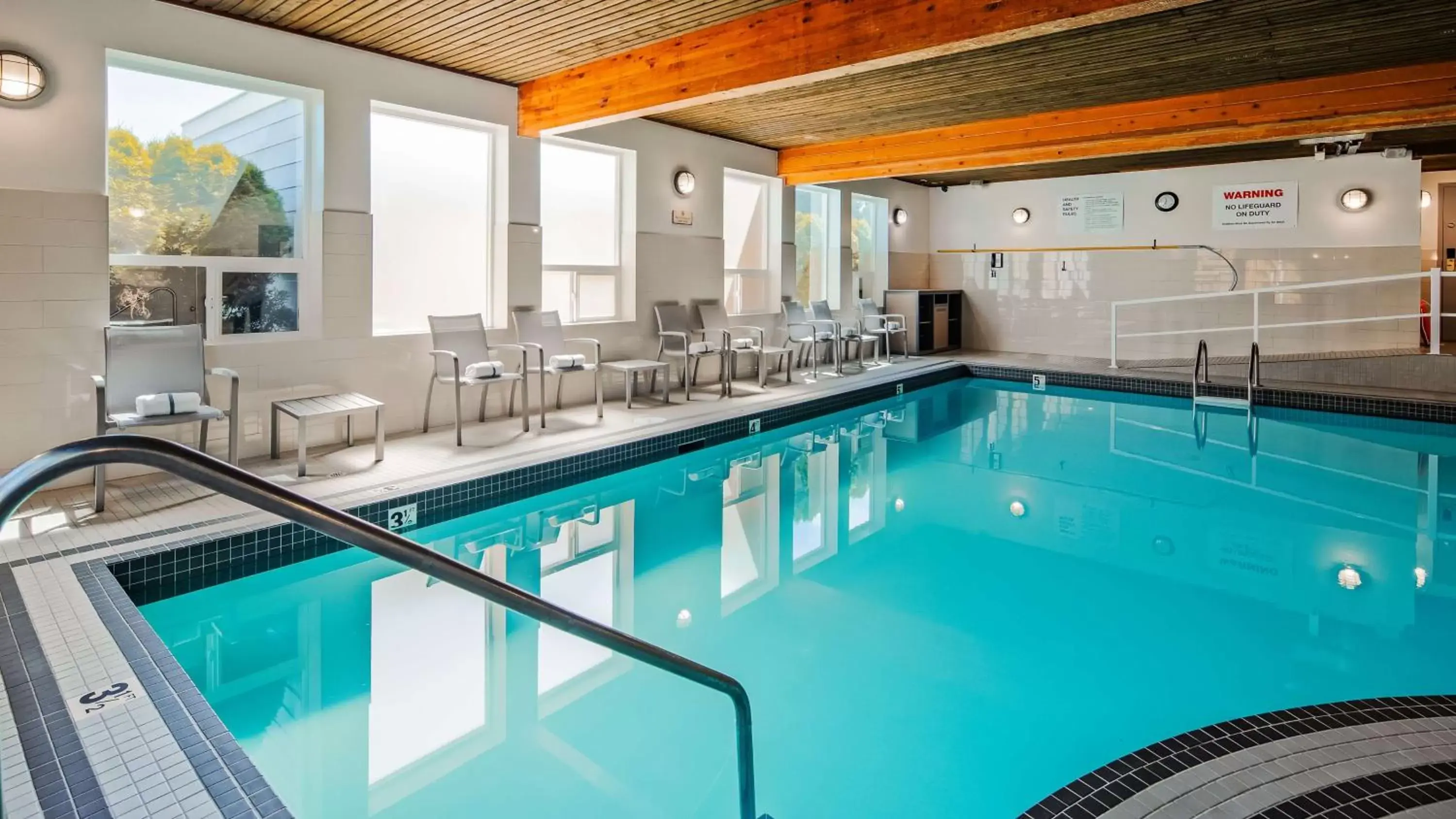 On site, Swimming Pool in Best Western Plus Country Meadows Inn