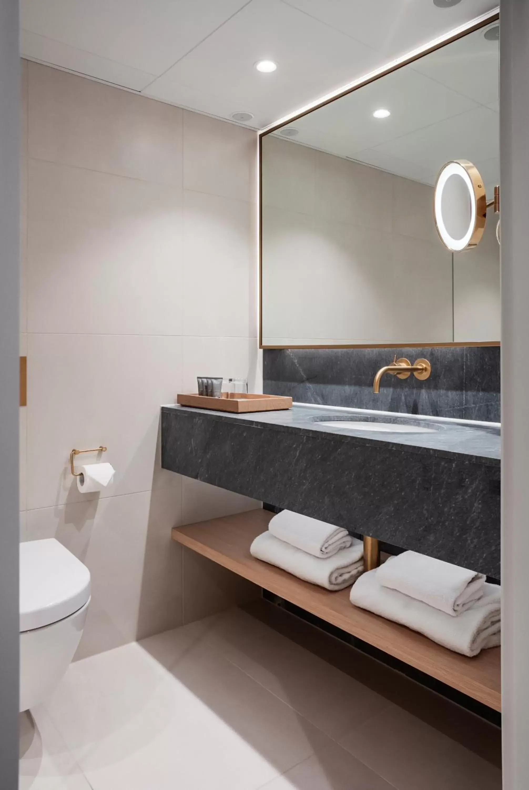 Shower, Bathroom in Copenhagen Admiral Hotel