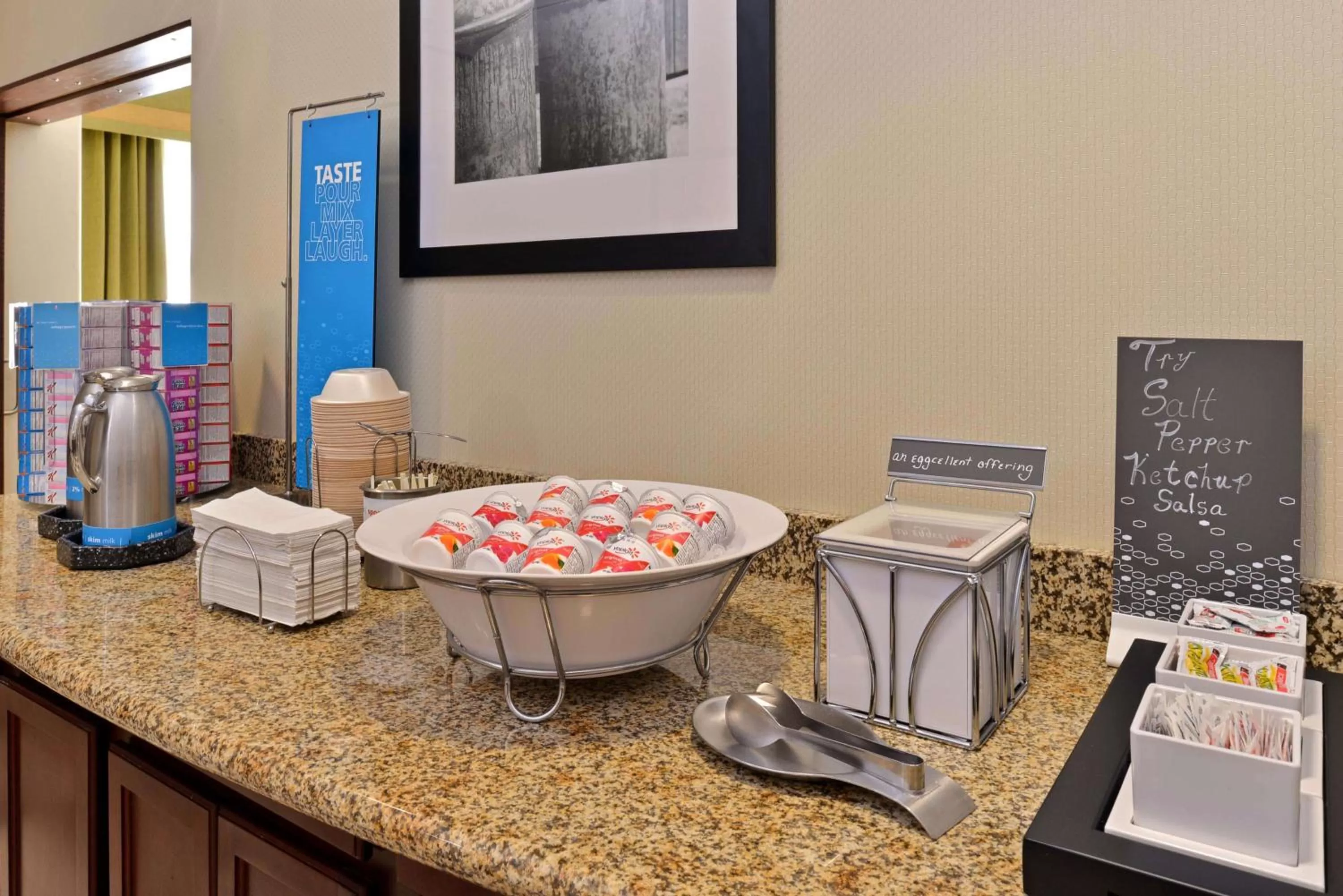Dining area in Hampton Inn Grand Island