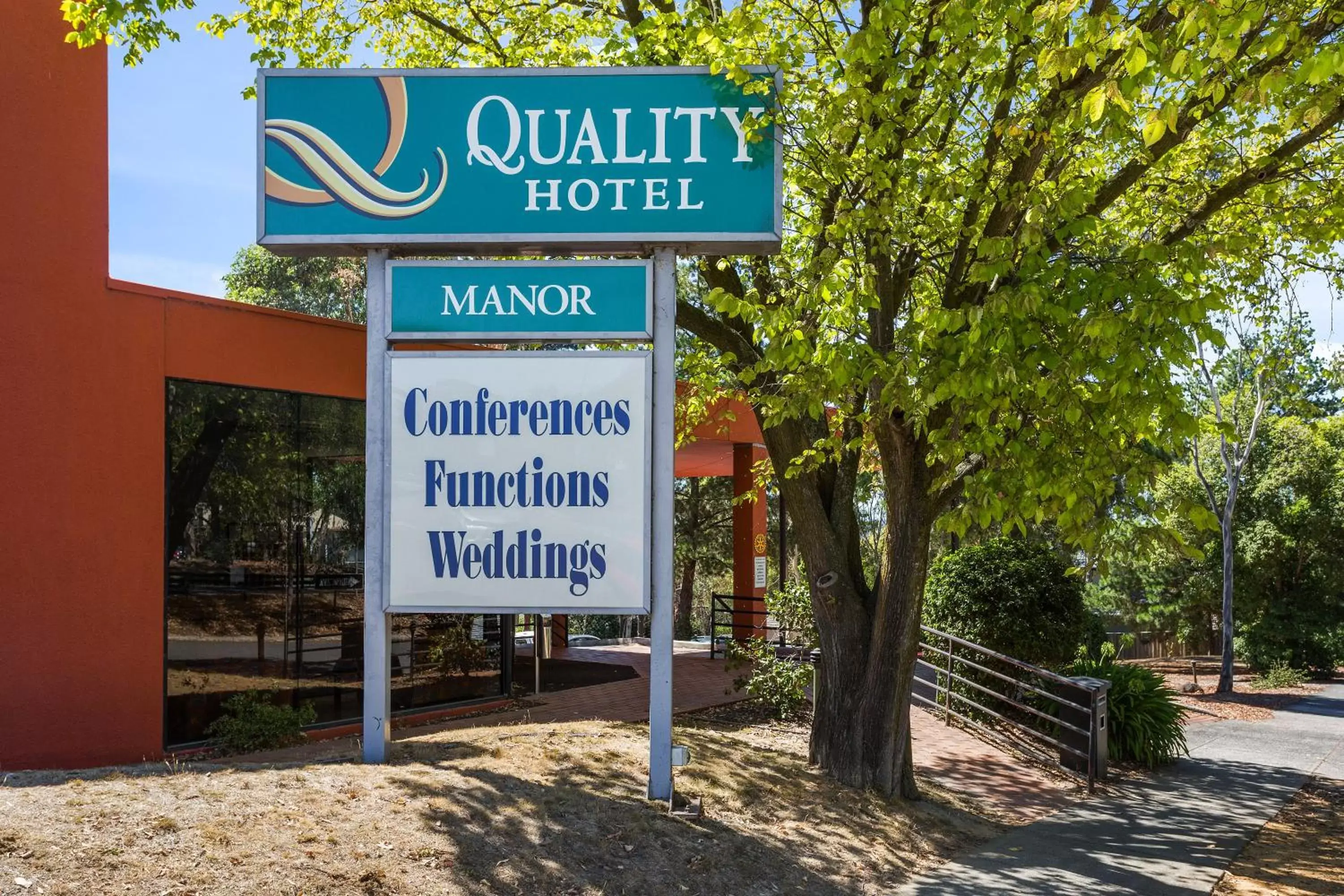 Logo/Certificate/Sign in Quality Hotel Manor