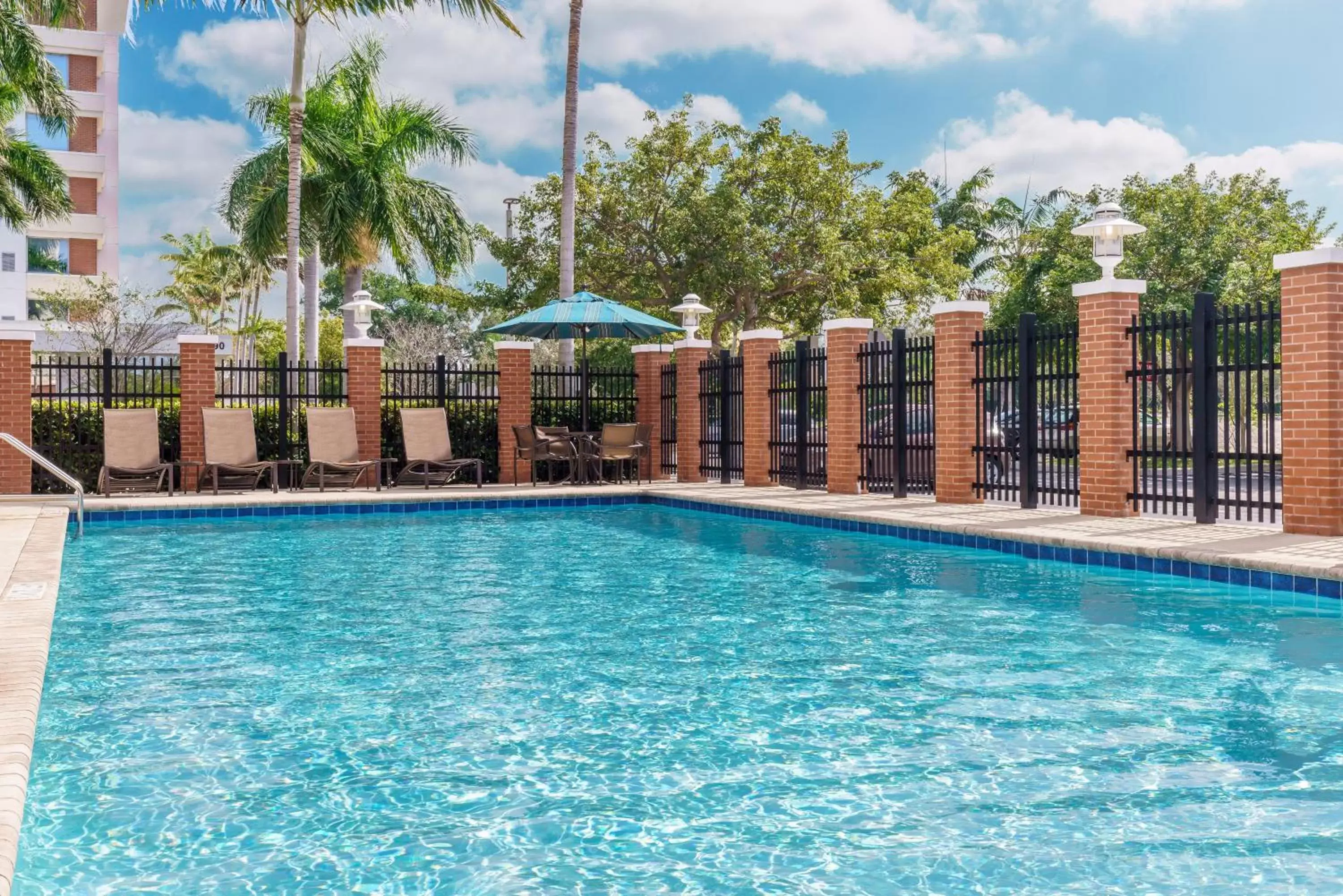 Swimming Pool in Hyatt Place Fort Lauderdale Airport/Cruise Port
