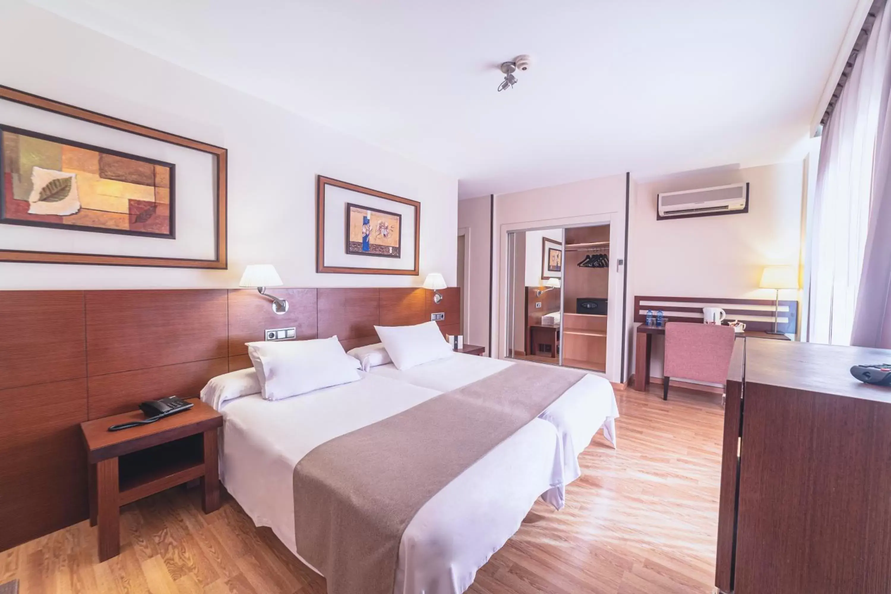 Bedroom in Hotel Cristina