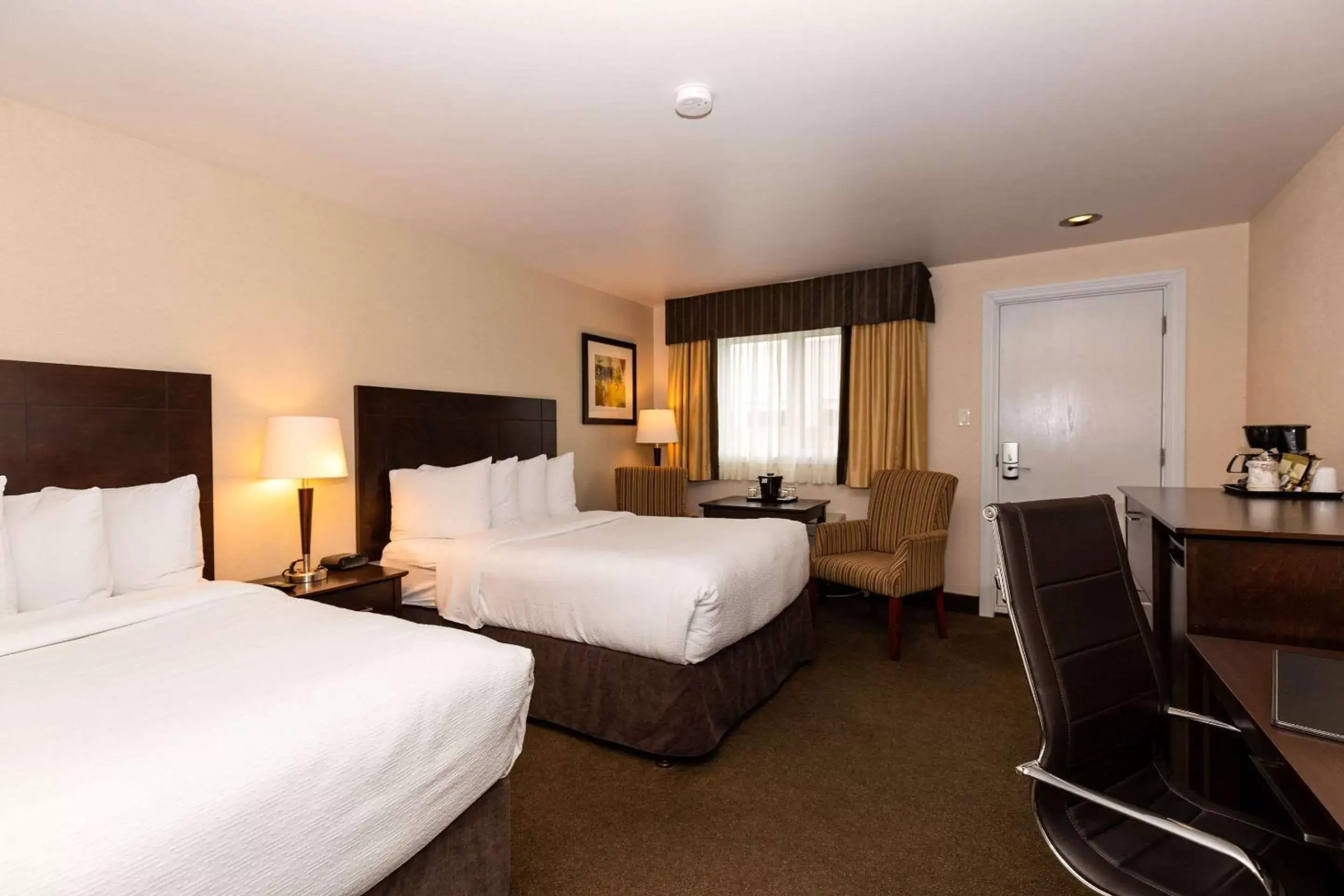 Photo of the whole room, Bed in Quality Inn & Suites Matane
