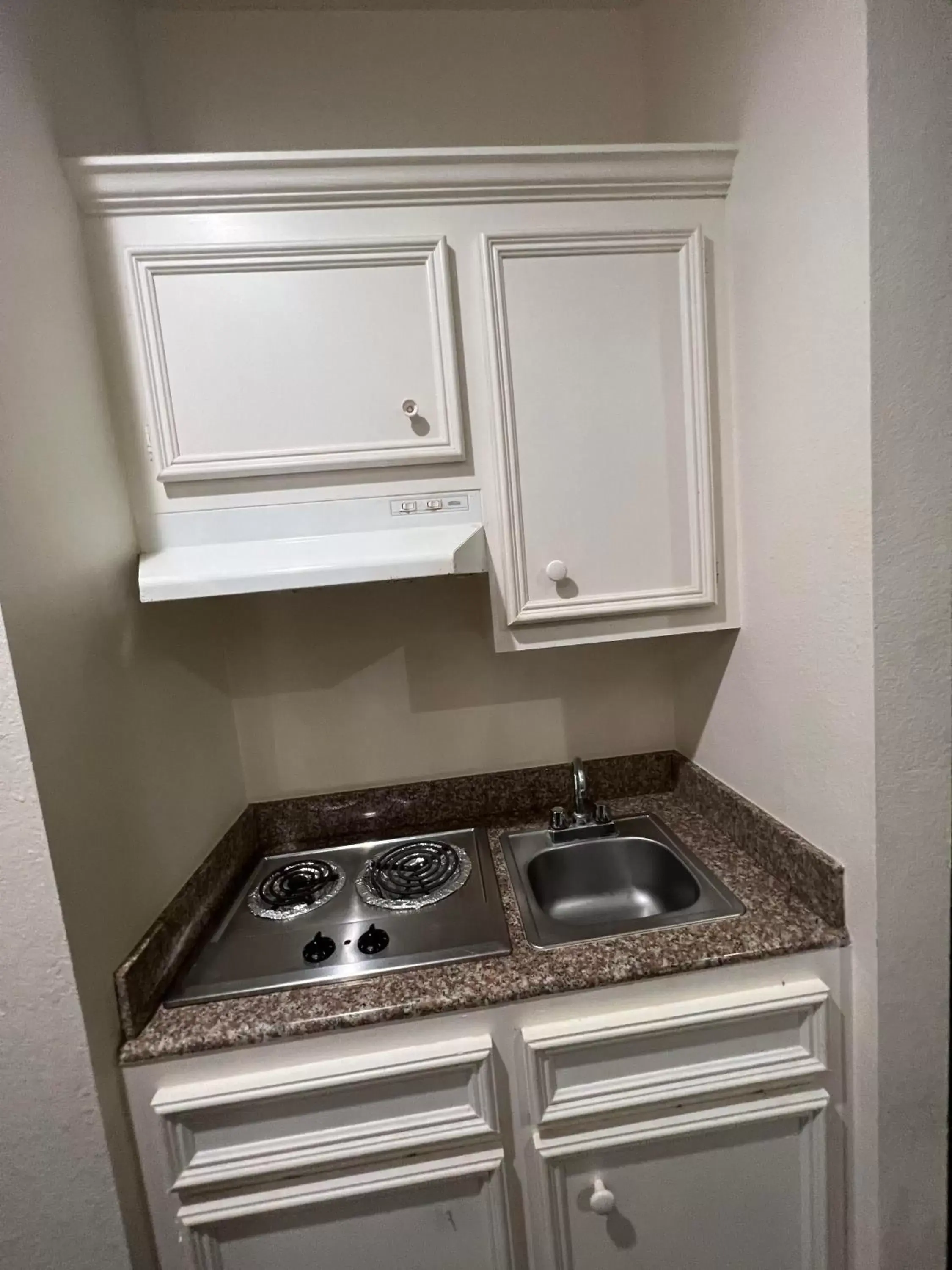 Queen Suite with Two Queen Beds in Crystal Suites Queen Suite with Two Queen Beds in Crystal Suites