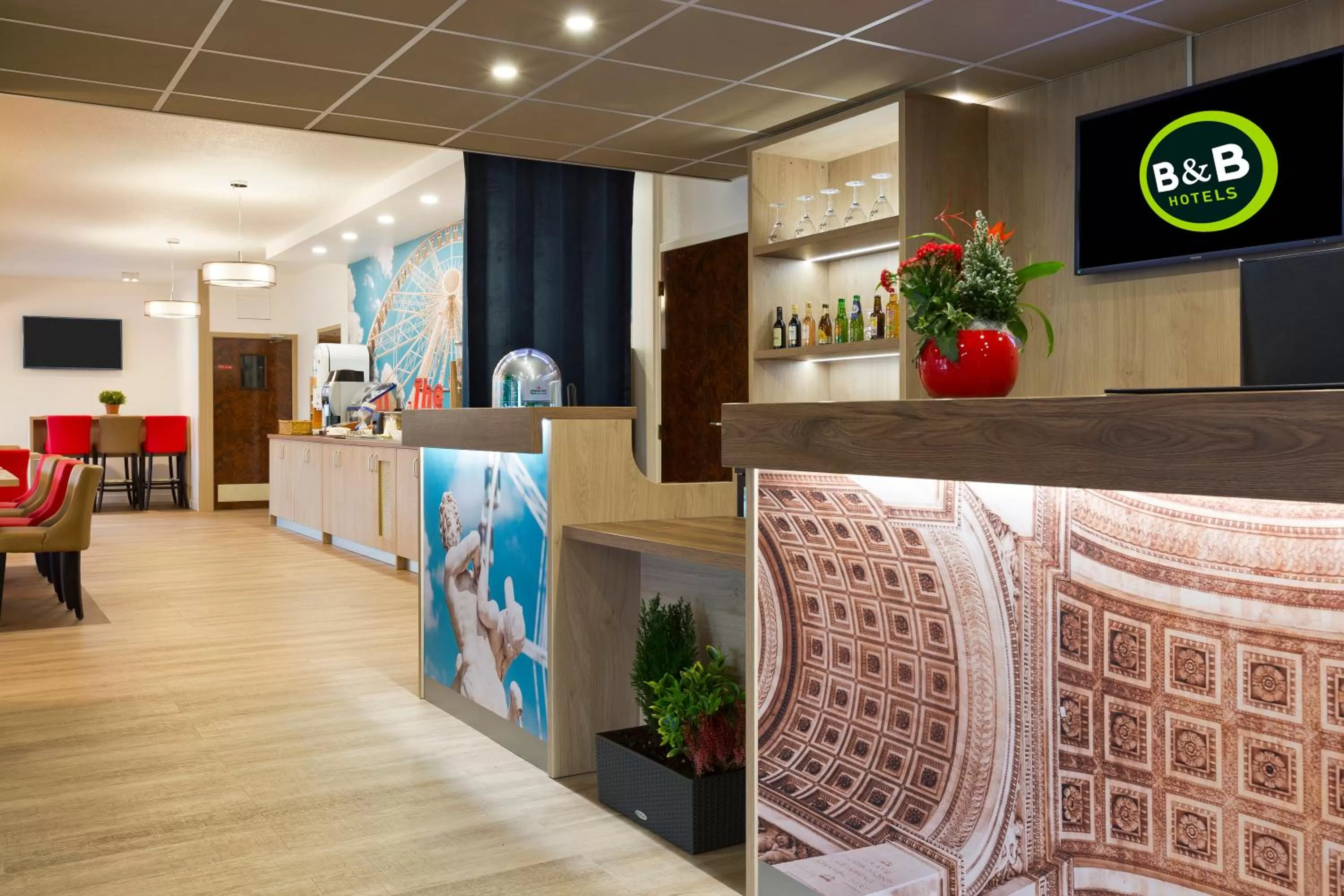Lobby or reception in B&B HOTEL Marne-la-Vallée Chelles