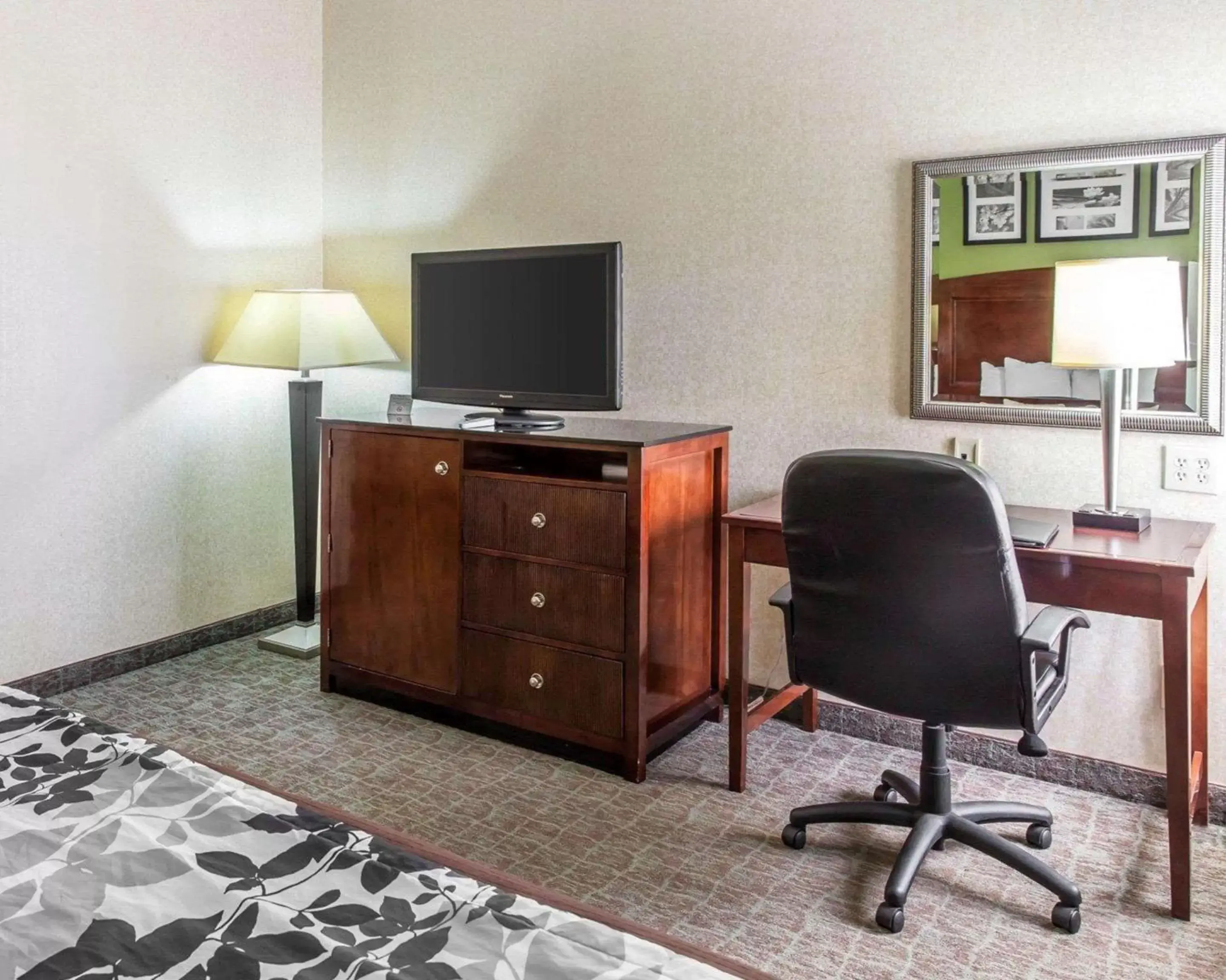 Photo of the whole room, TV/Entertainment Center in Sleep Inn & Suites near Joint Base Andrews-Washington Area