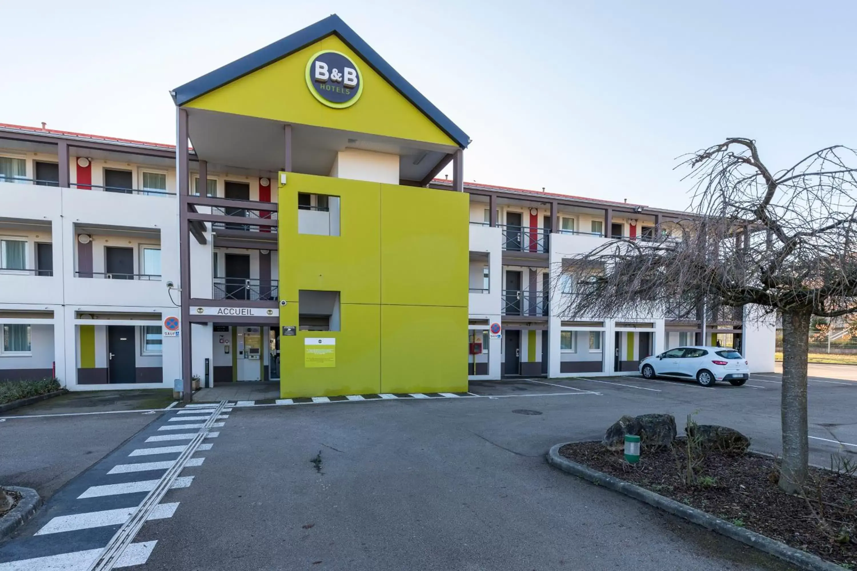 Facade/entrance, Property Building in B&B HOTEL Auxerre Bourgogne