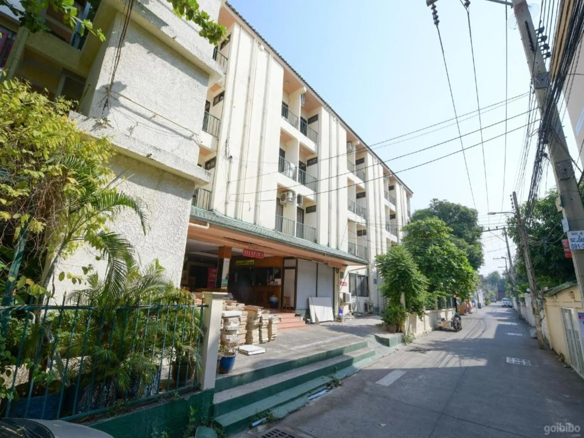 Property building in Shagwell Mansions