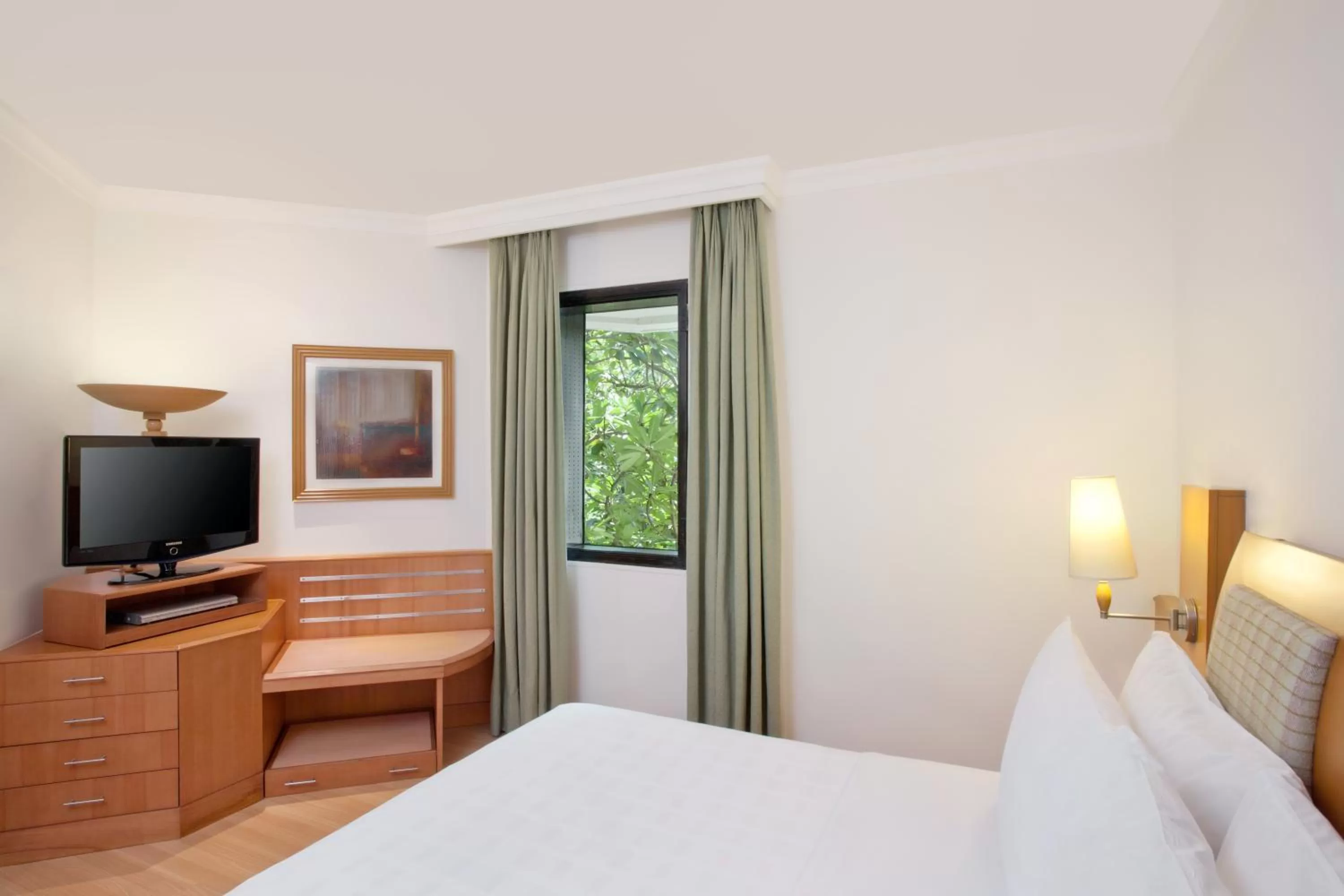 Day, Bed in Trident Chennai