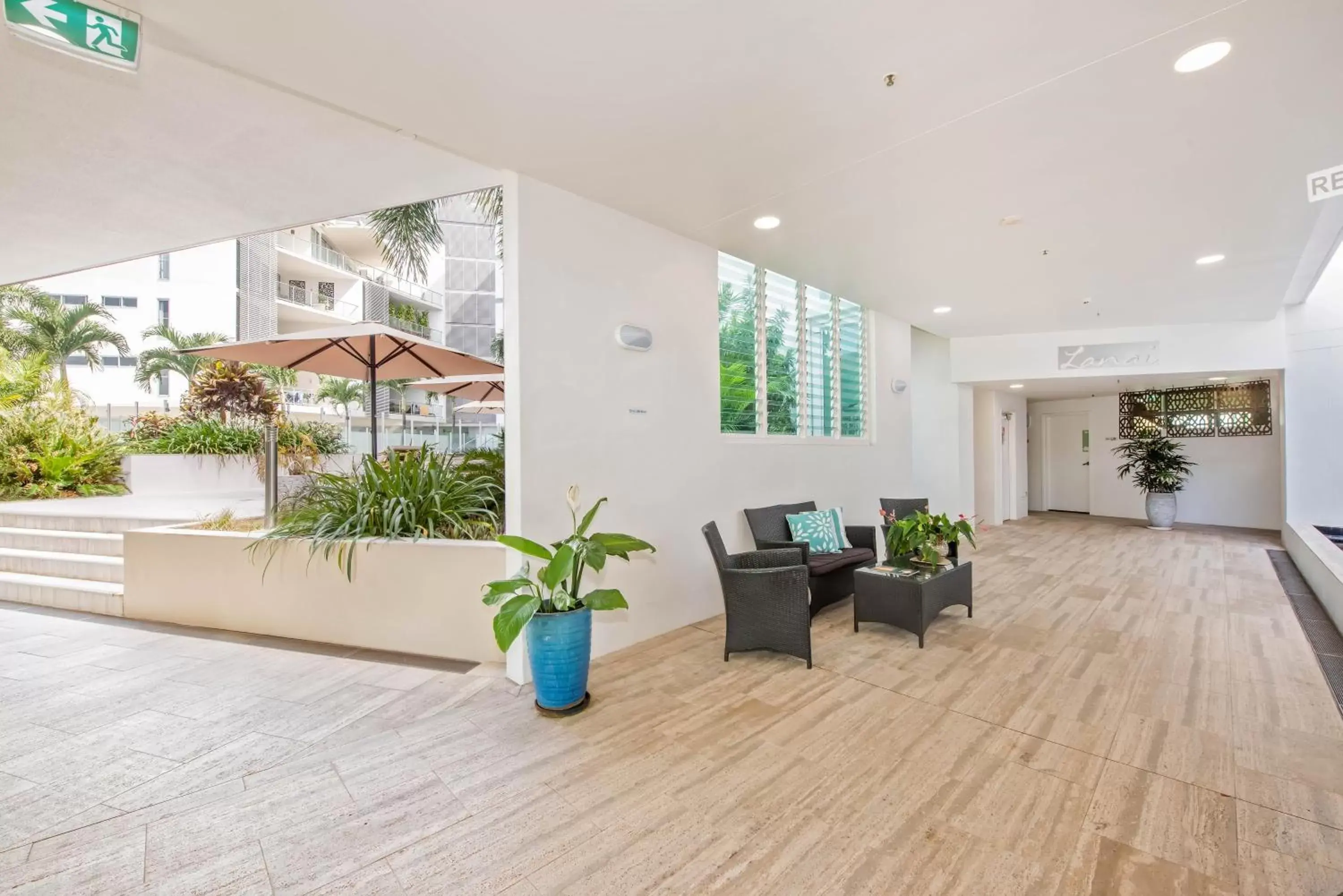 Lobby or reception in Lanai Riverside Apartments