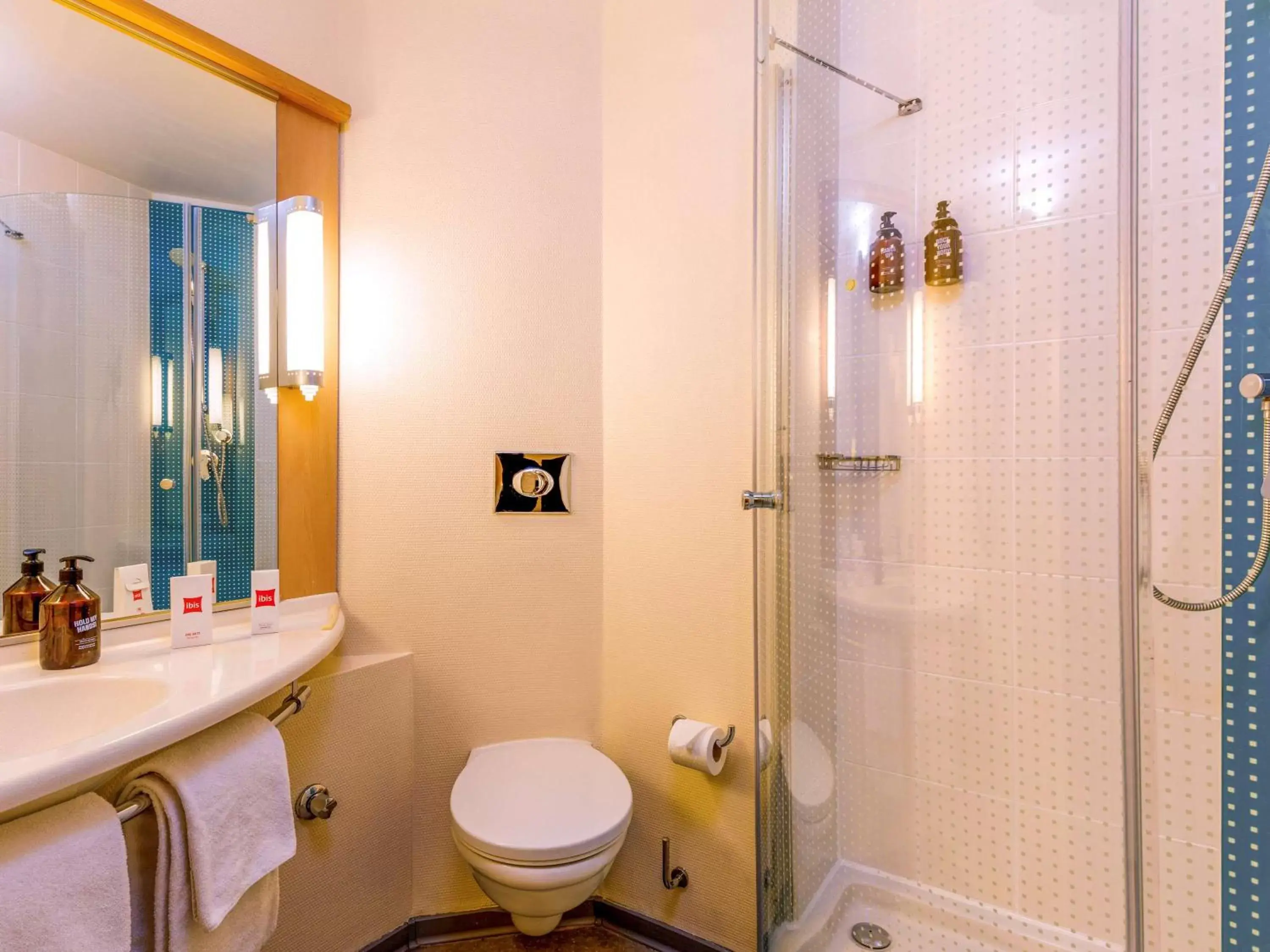 Photo of the whole room, Bathroom in Ibis Istanbul Esenyurt