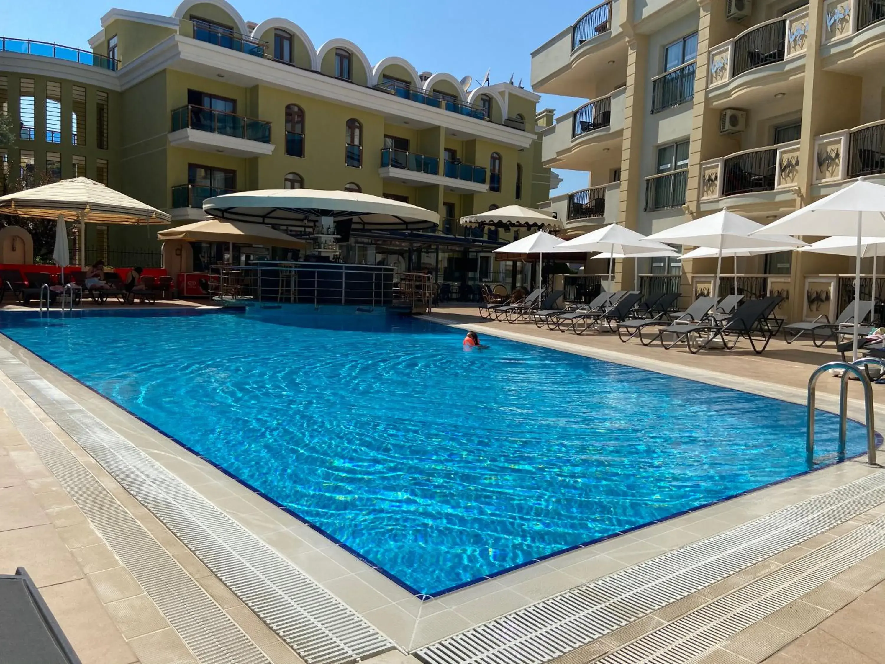 Swimming Pool in Club Karakas Apart Otel