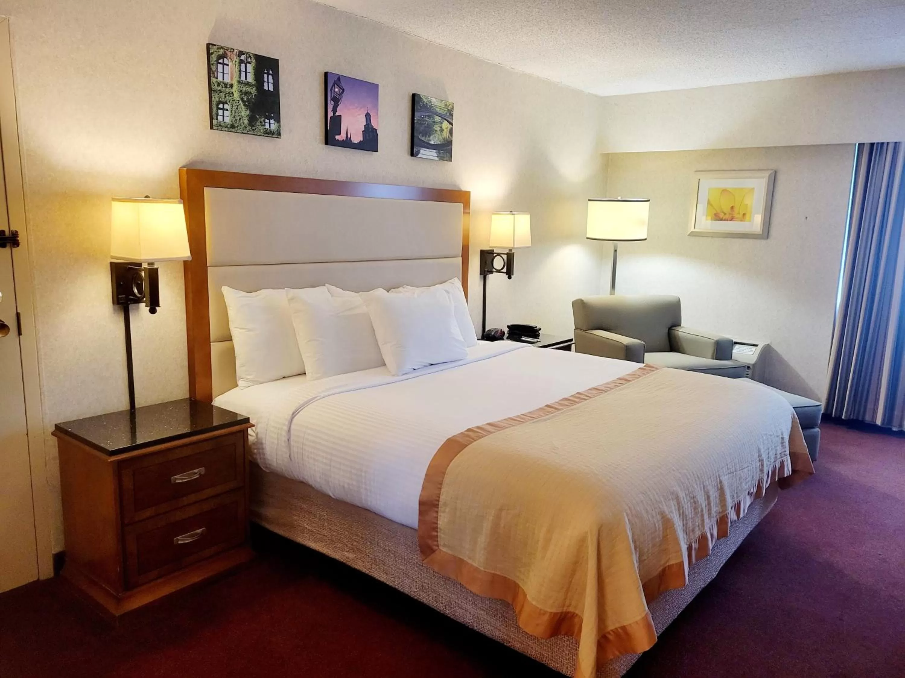 Bed in Bangor Grande Hotel