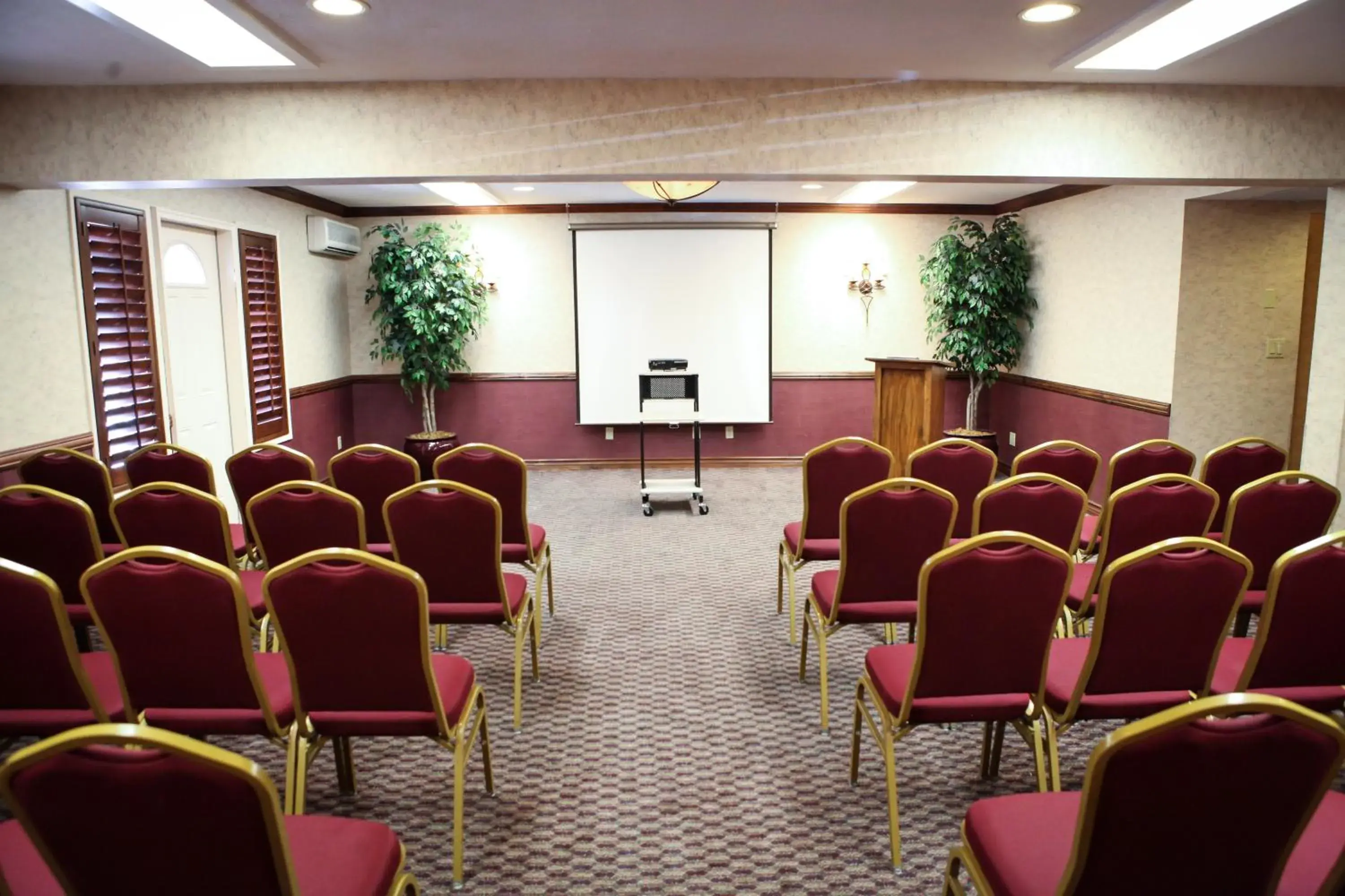 Business facilities in Piccadilly Inn Shaw