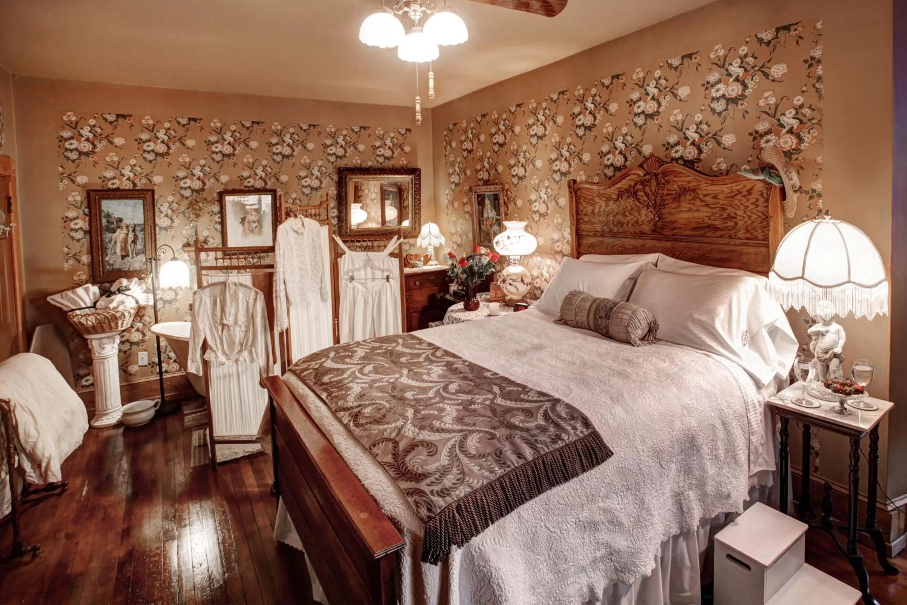 Anne's Room in The Queen, A Victorian Bed & Breakfast