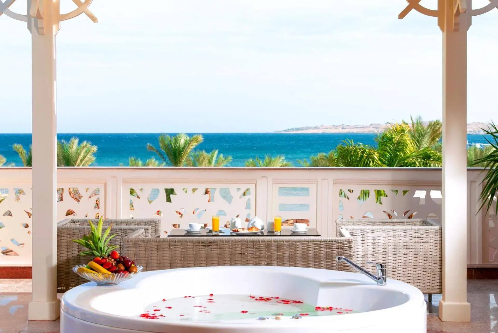 Sea view, Bathroom in Albatros Palace Resort (Families and Couples Only)