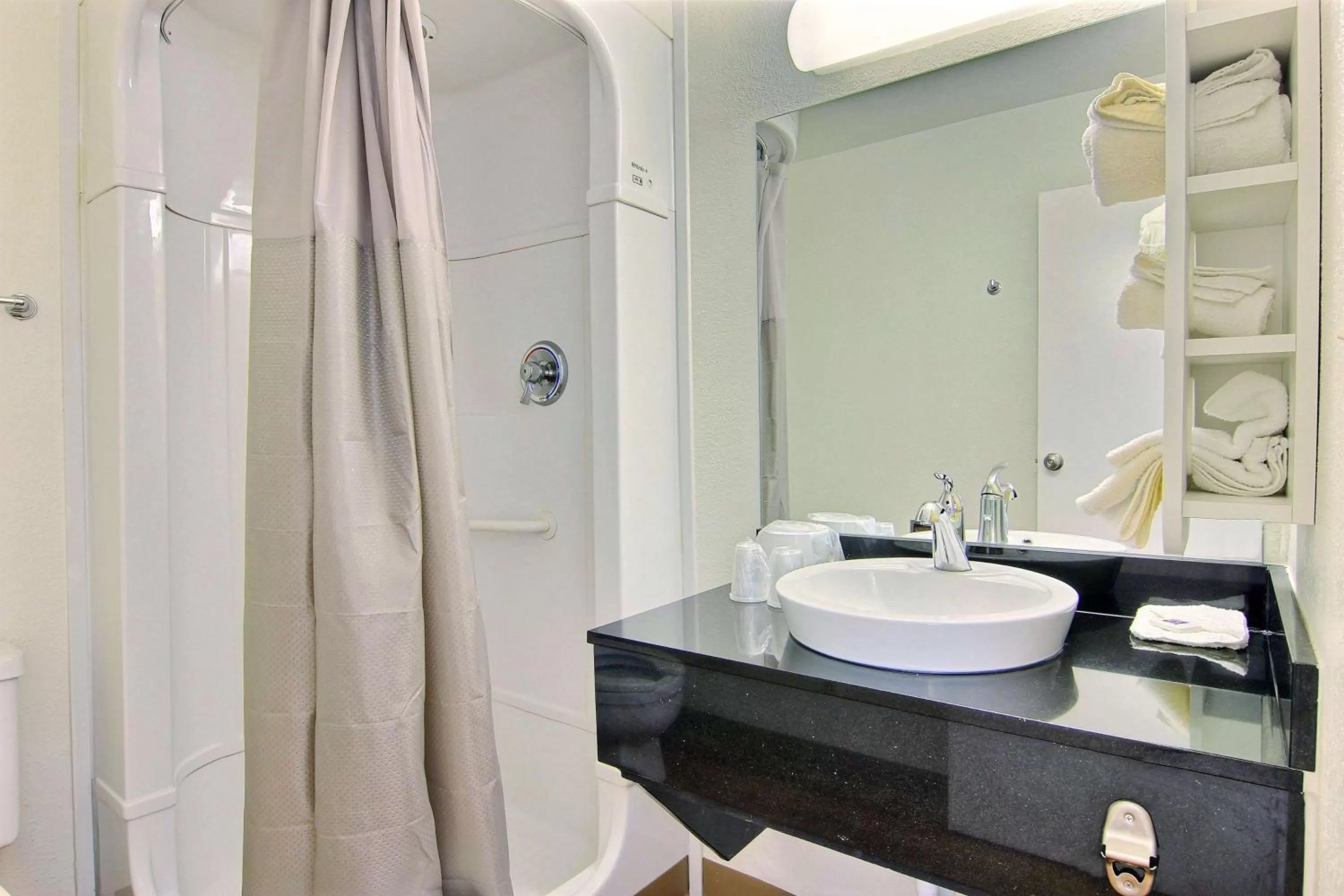 Photo of the whole room in Motel 6-Kingsville, TX