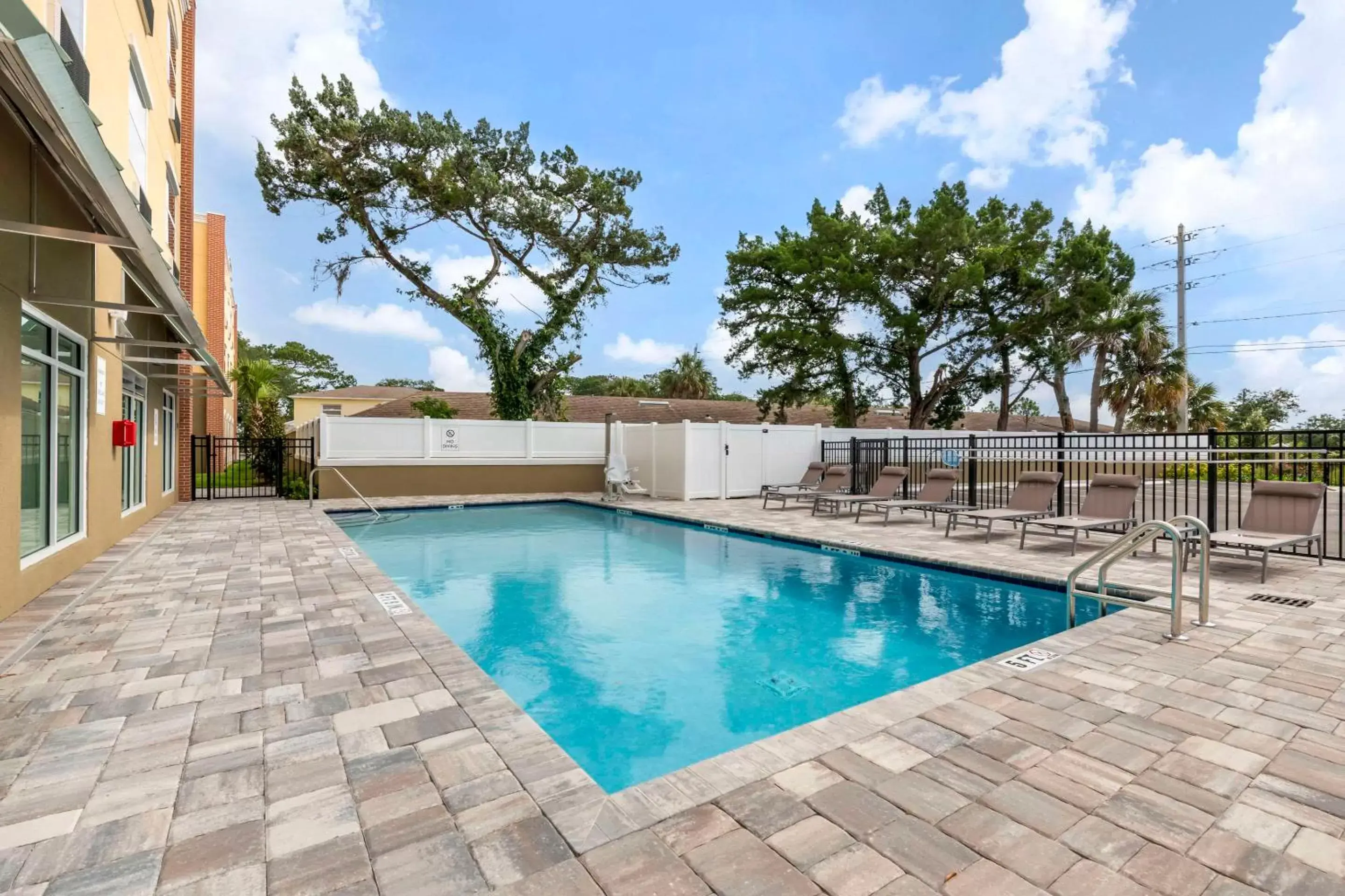 Swimming Pool in Comfort Suites St Augustine Historic District Area