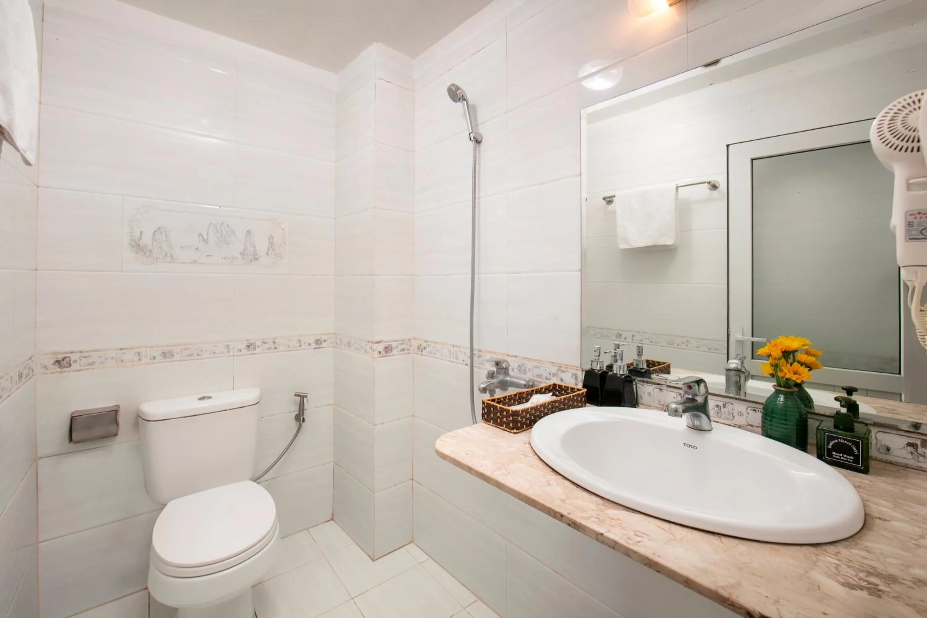 Shower in Bonjour Hanoi Hotel & Travel