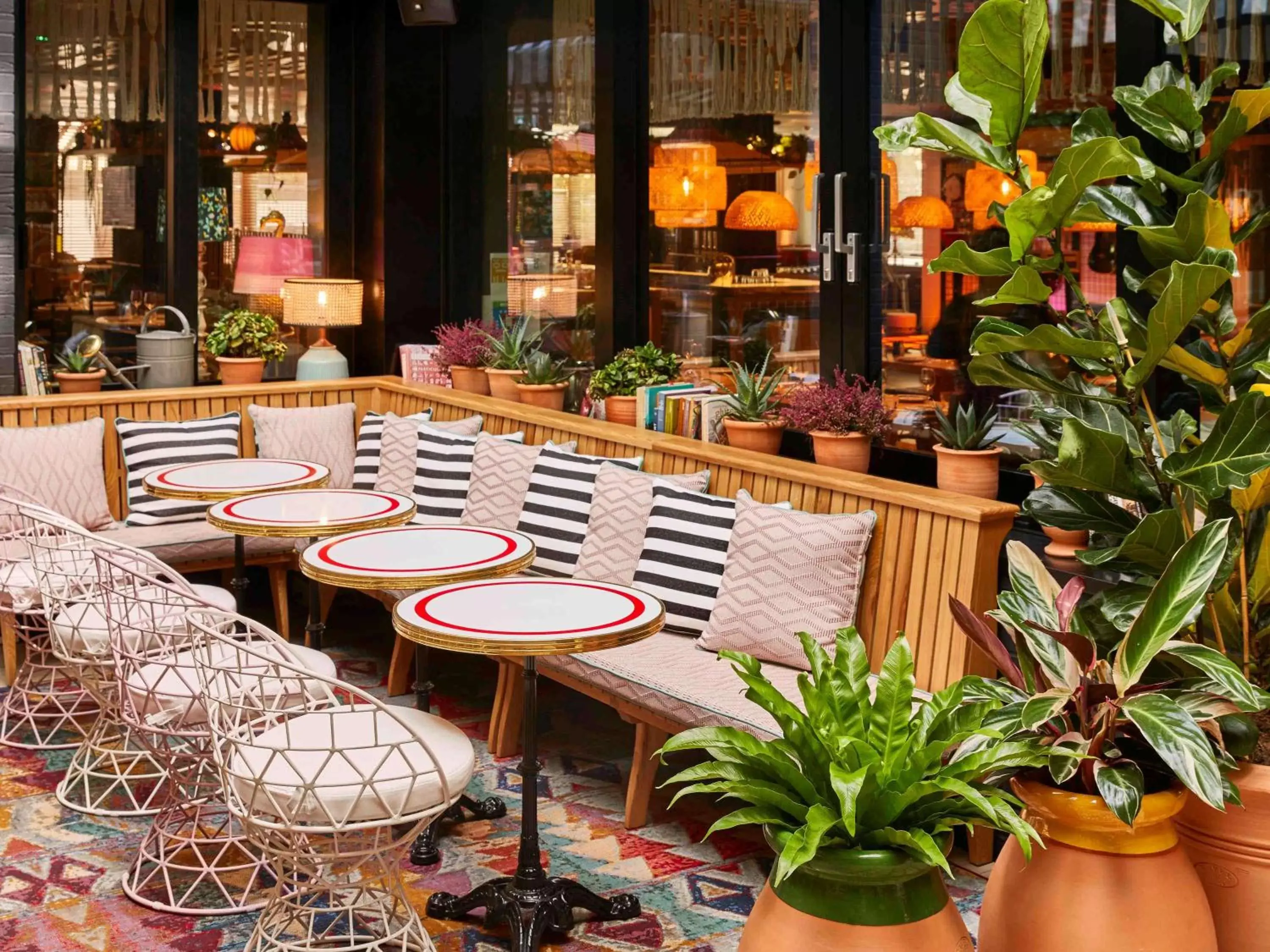Lounge or bar, Restaurant/Places to Eat in Mama Shelter London - Shoreditch