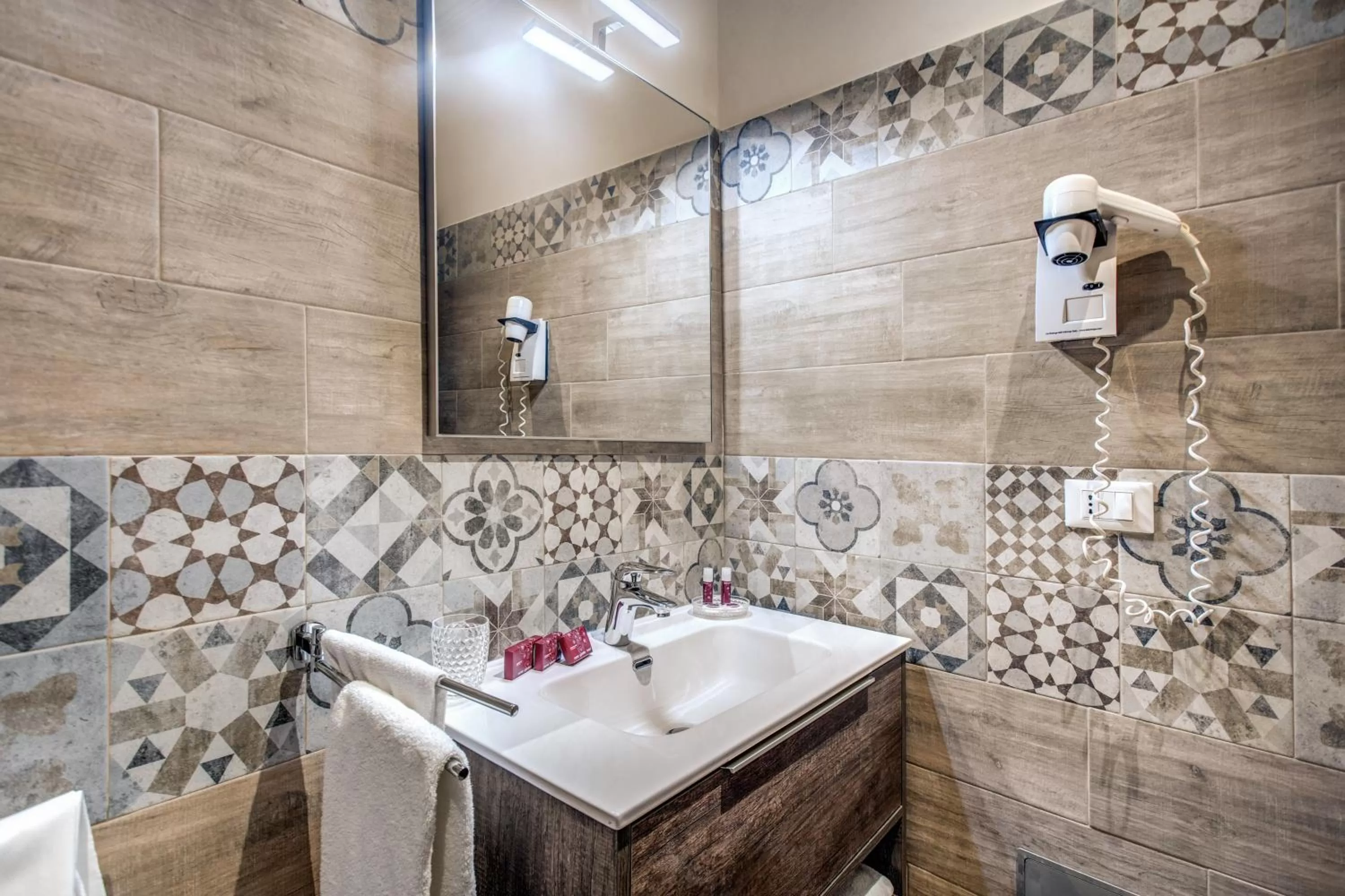 Bathroom in Rome Garden Hotel