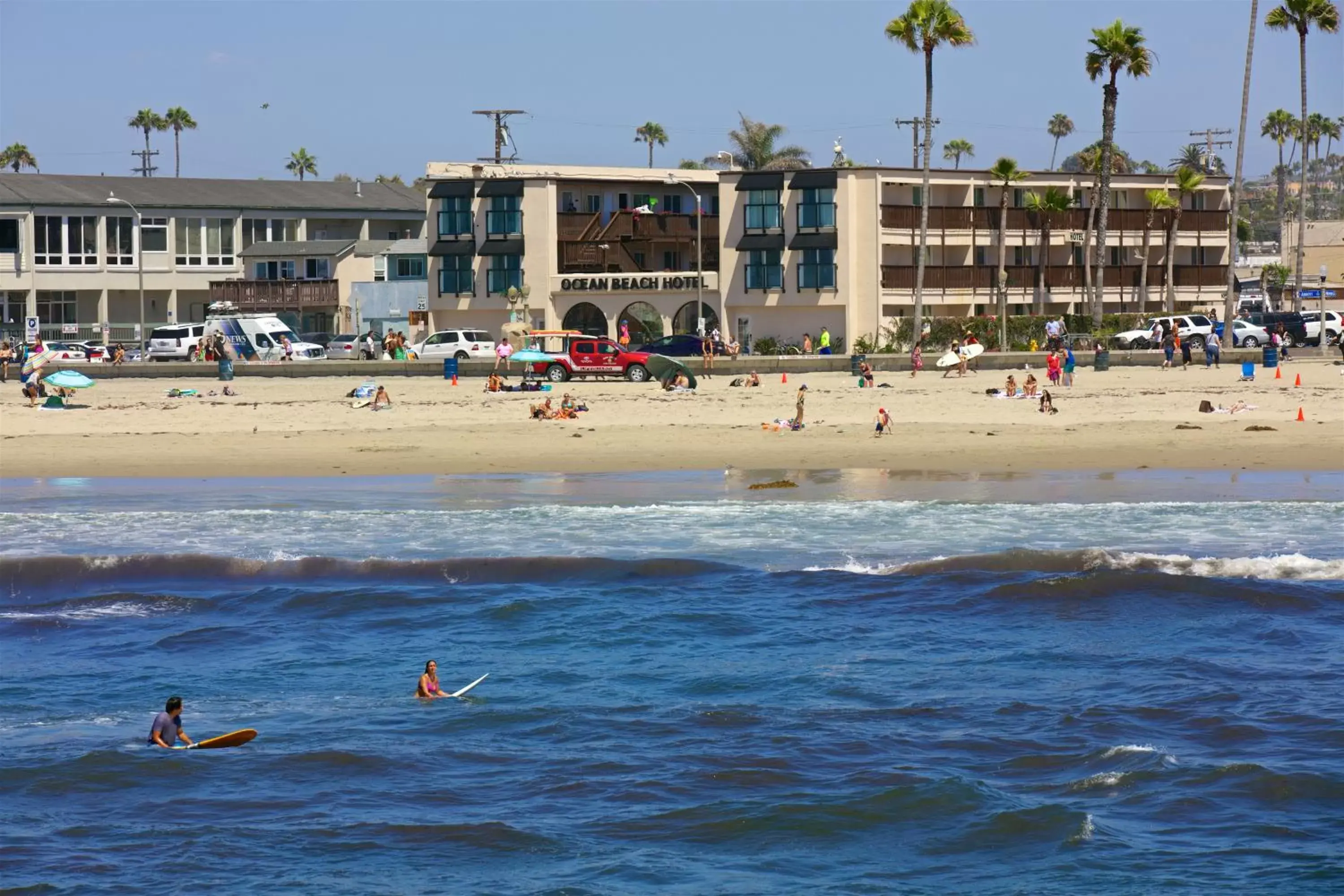 Facade/entrance, Beach in Ocean Beach Hotel