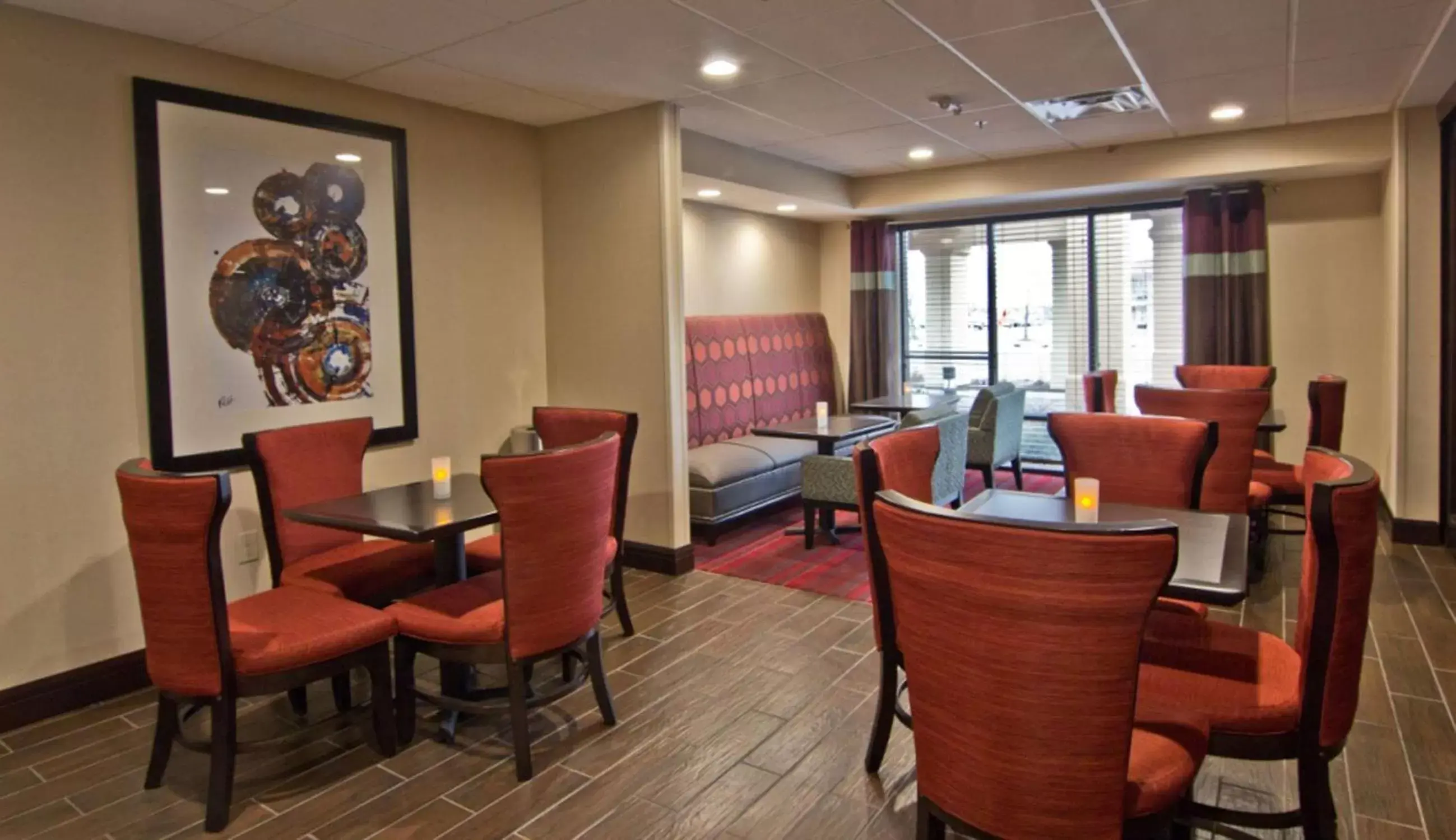 Lobby or reception, Lounge/Bar in Hampton Inn Columbus-South