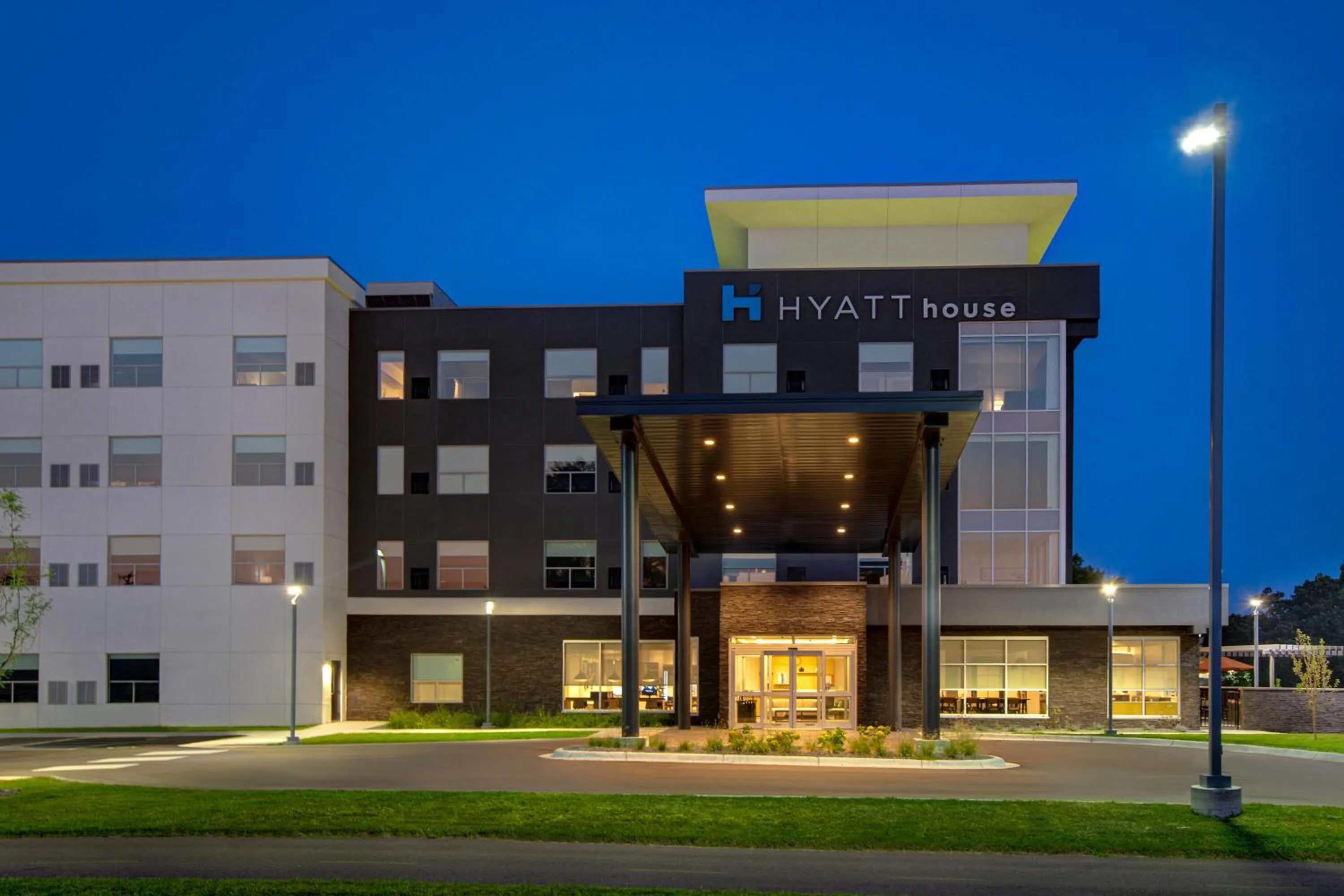 Property building in Hyatt House Mall Of America Msp Airport