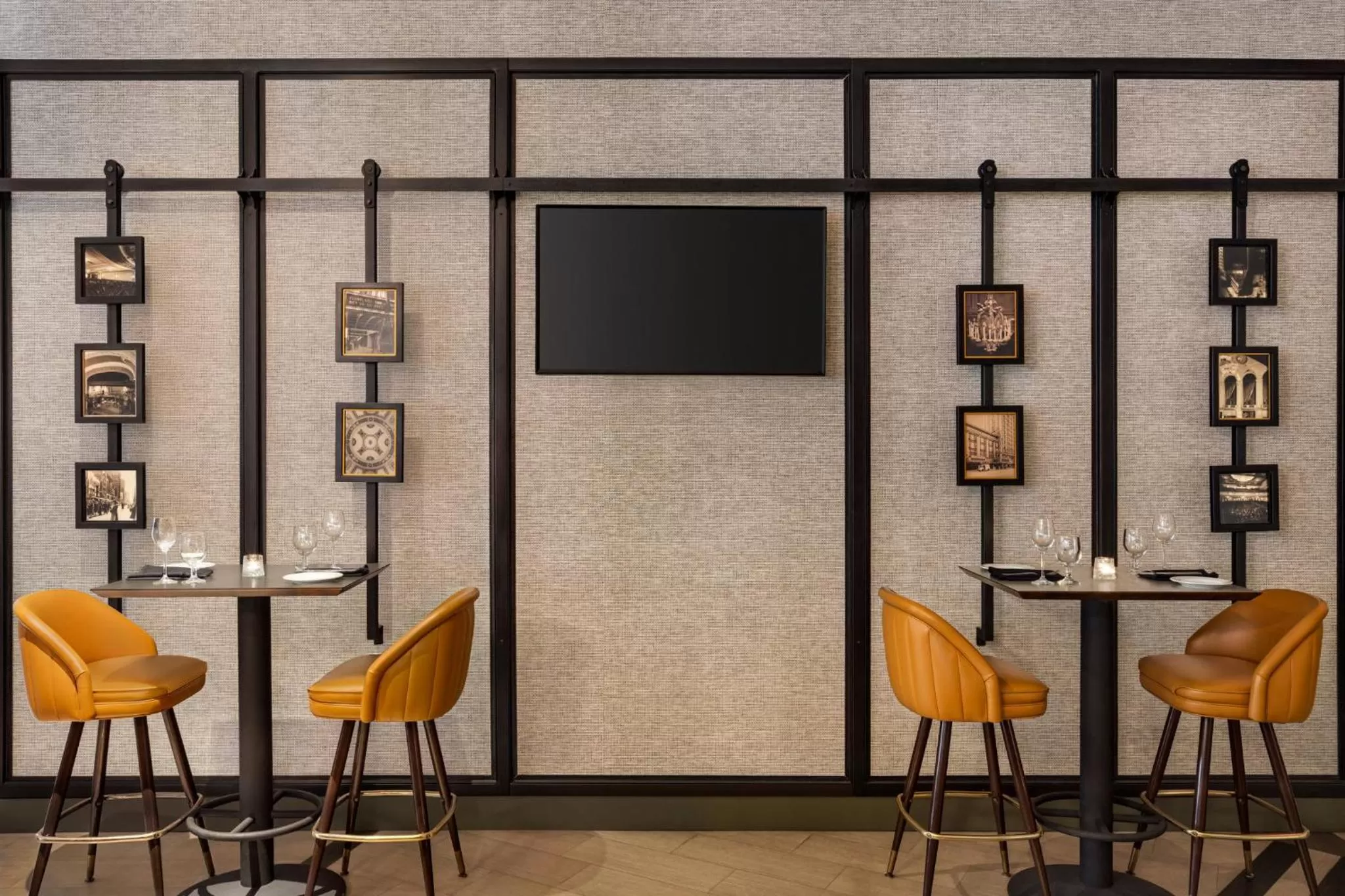 Restaurant/places to eat in Crowne Plaza Cleveland at Playhouse Square by IHG