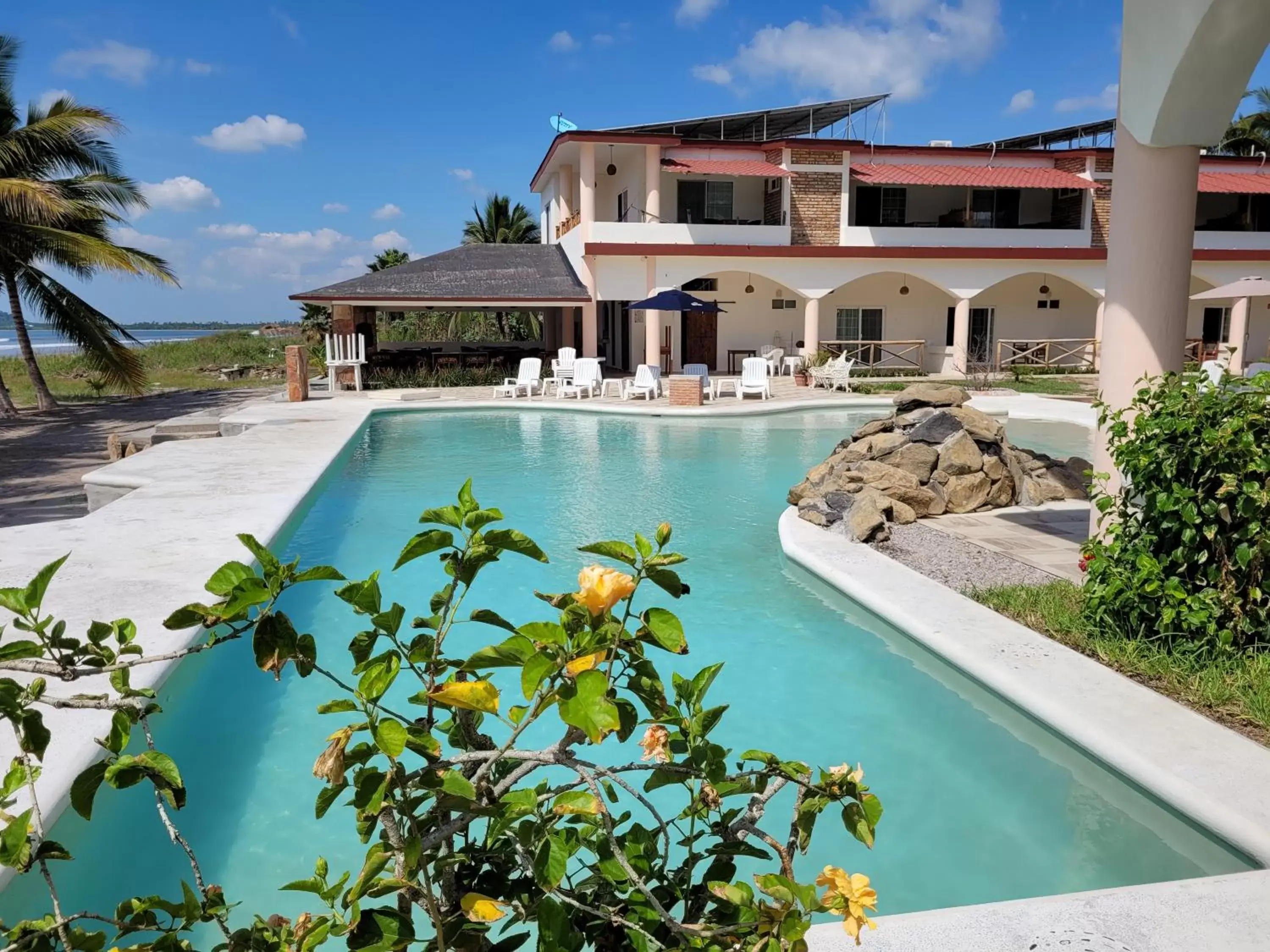 Swimming Pool in Hotel Bahía Paraíso