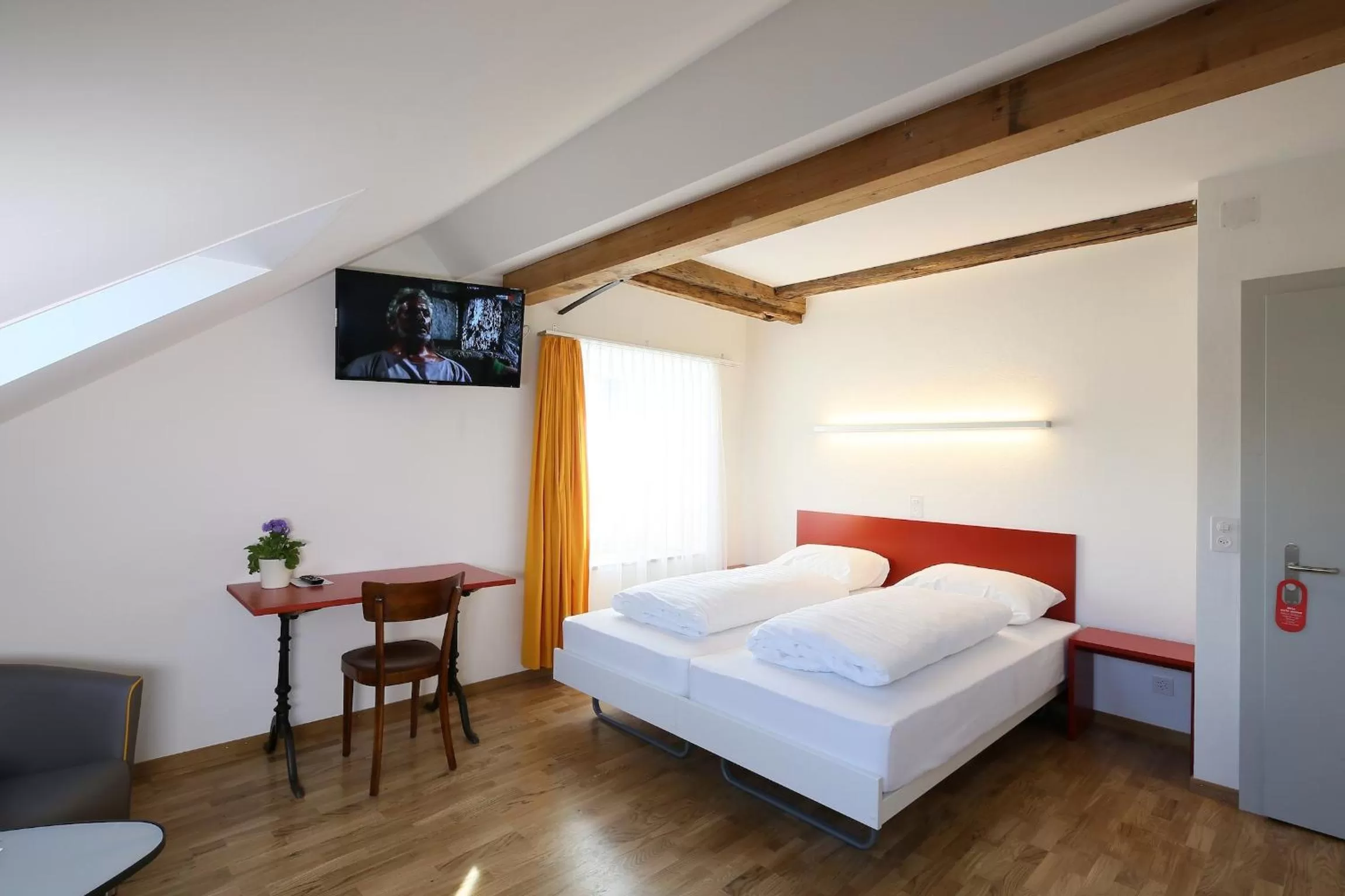 Photo of the whole room, Bed in Hotel Roter Ochsen